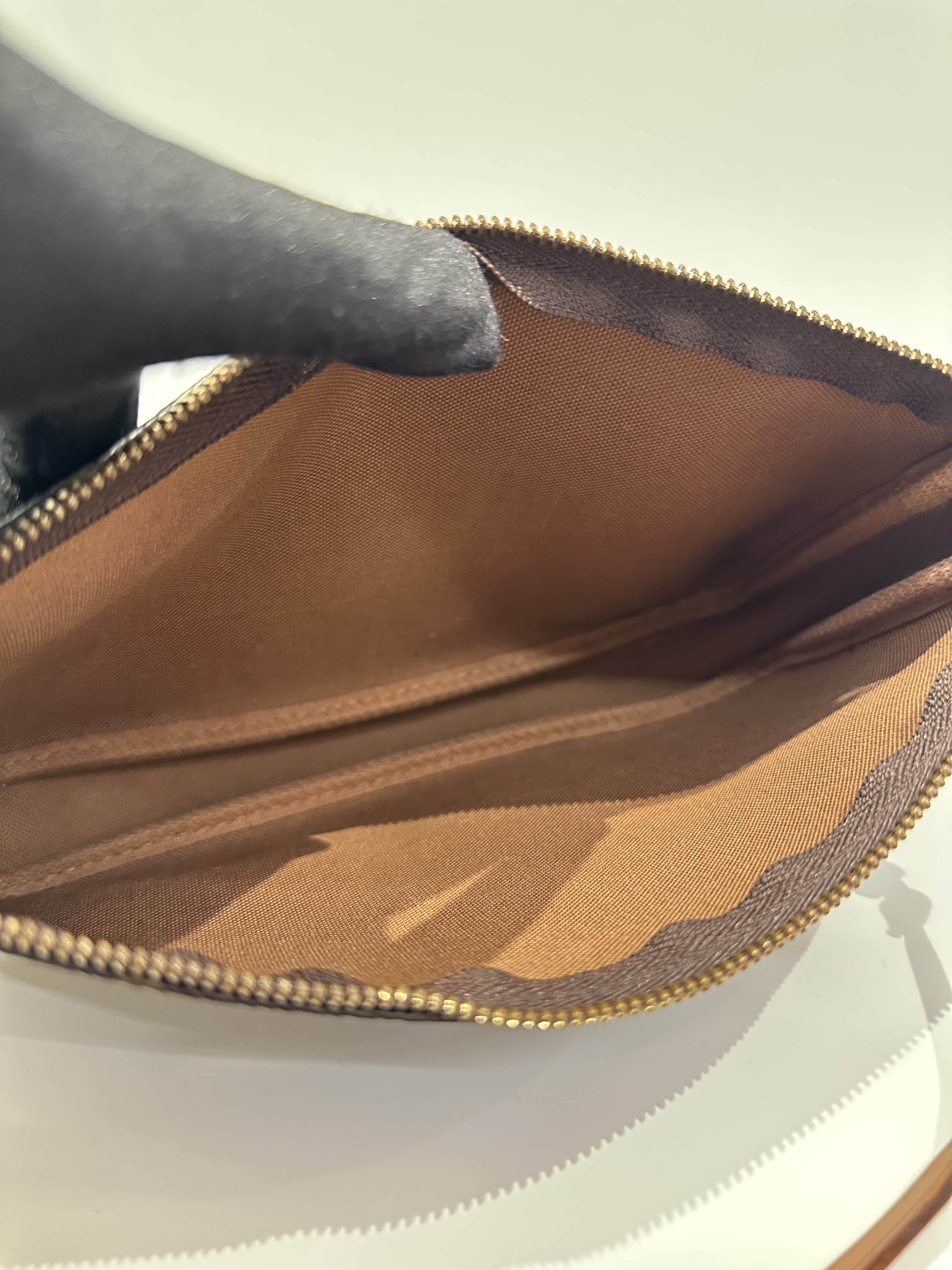 Louis Vuitton Brown Pochette Accessoire Monogram Canvas Clutch - Image 15