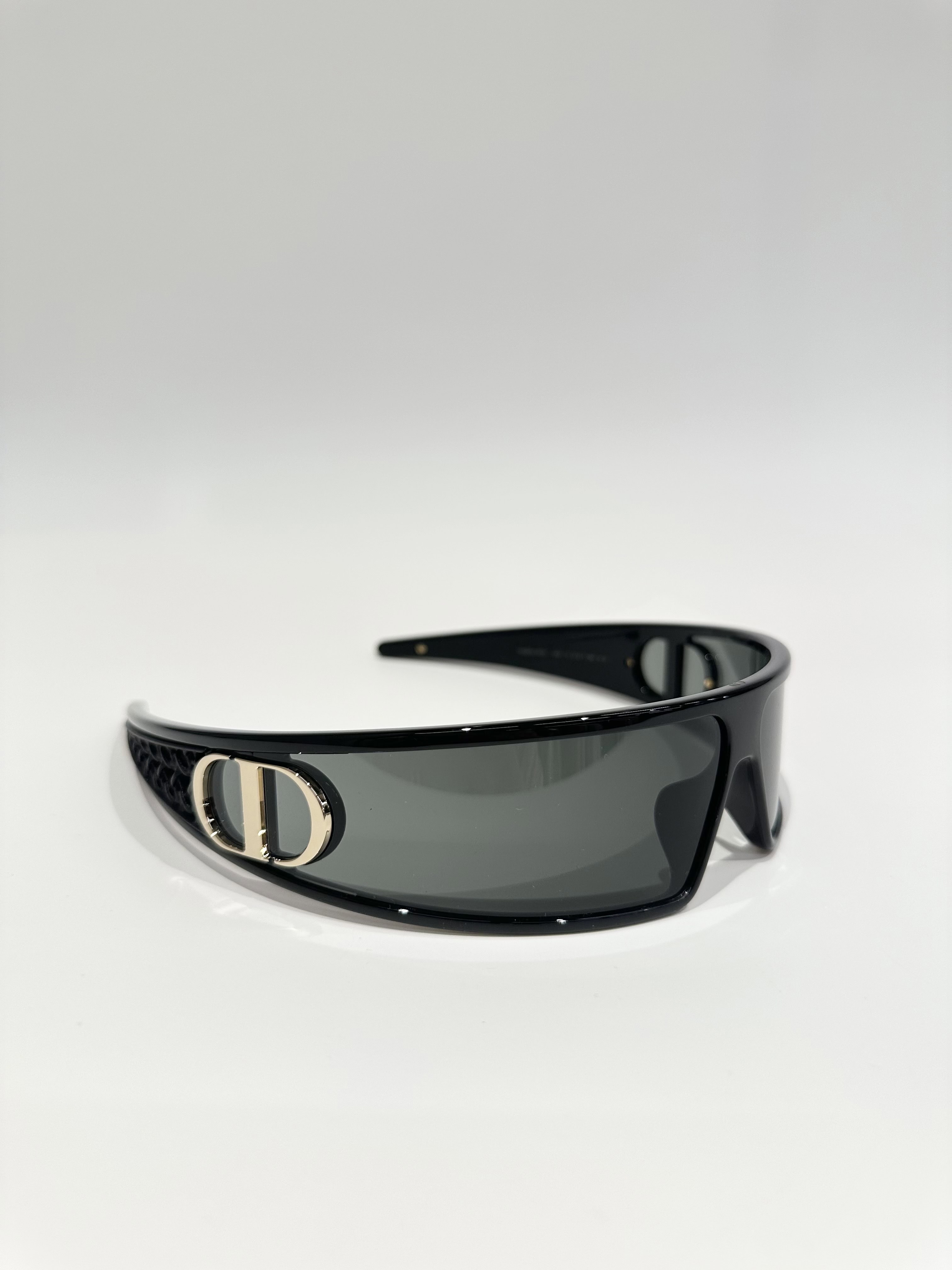 Dior VeryDior M1U Black Mask Sunglasses - Image 3