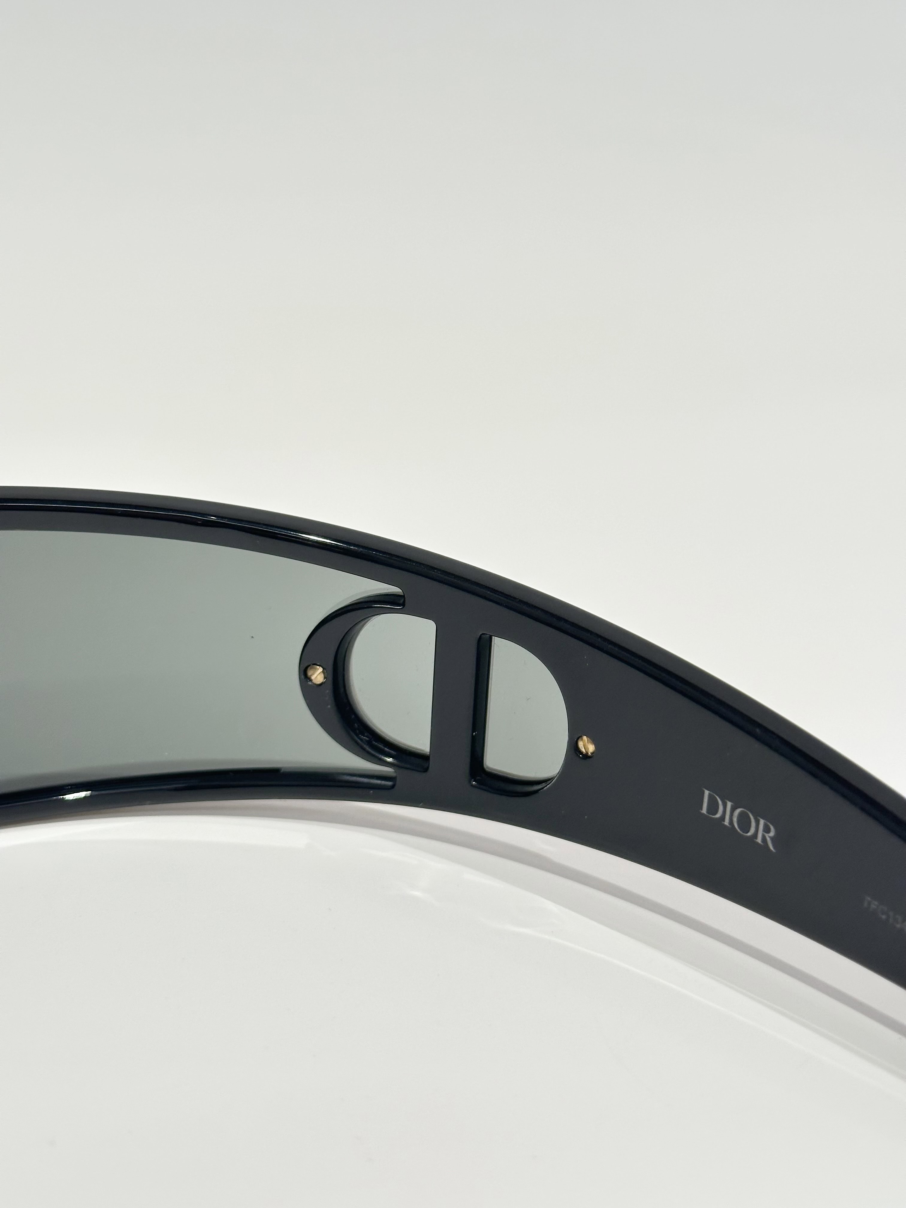 Dior VeryDior M1U Black Mask Sunglasses - Image 6