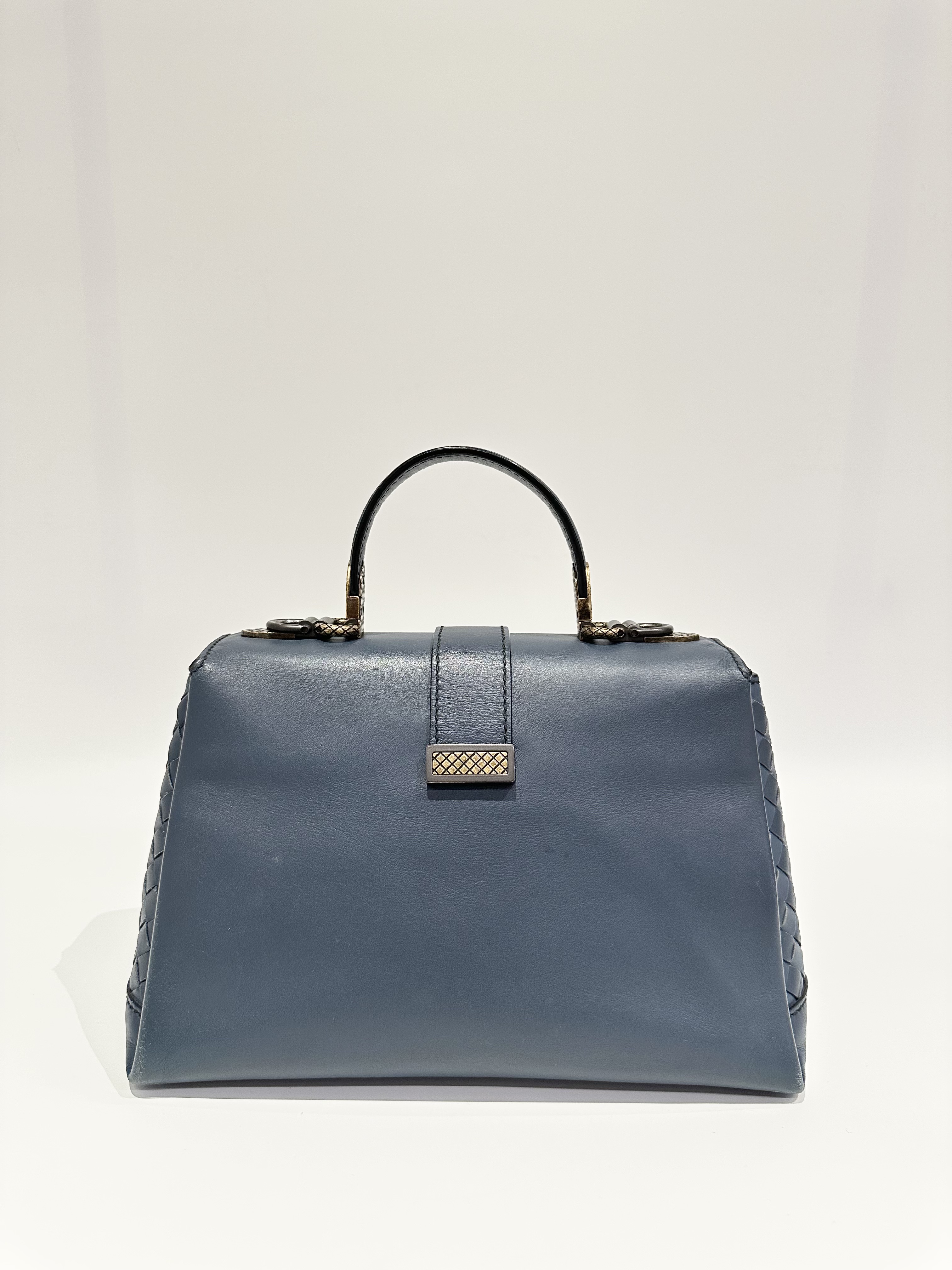Bottega Veneta Blue Piazza Leather Handbag - Image 3