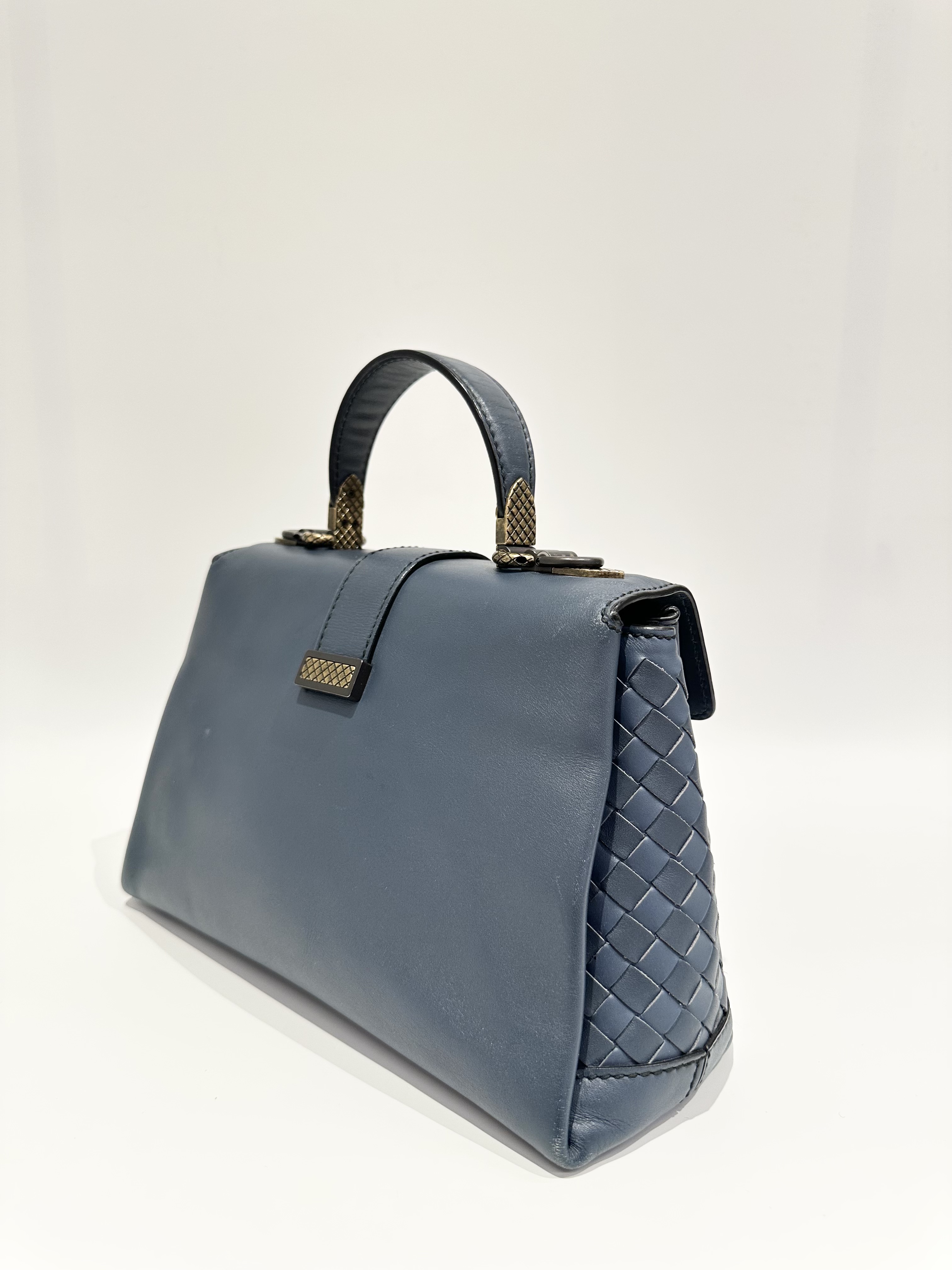 Bottega Veneta Blue Piazza Leather Handbag - Image 4