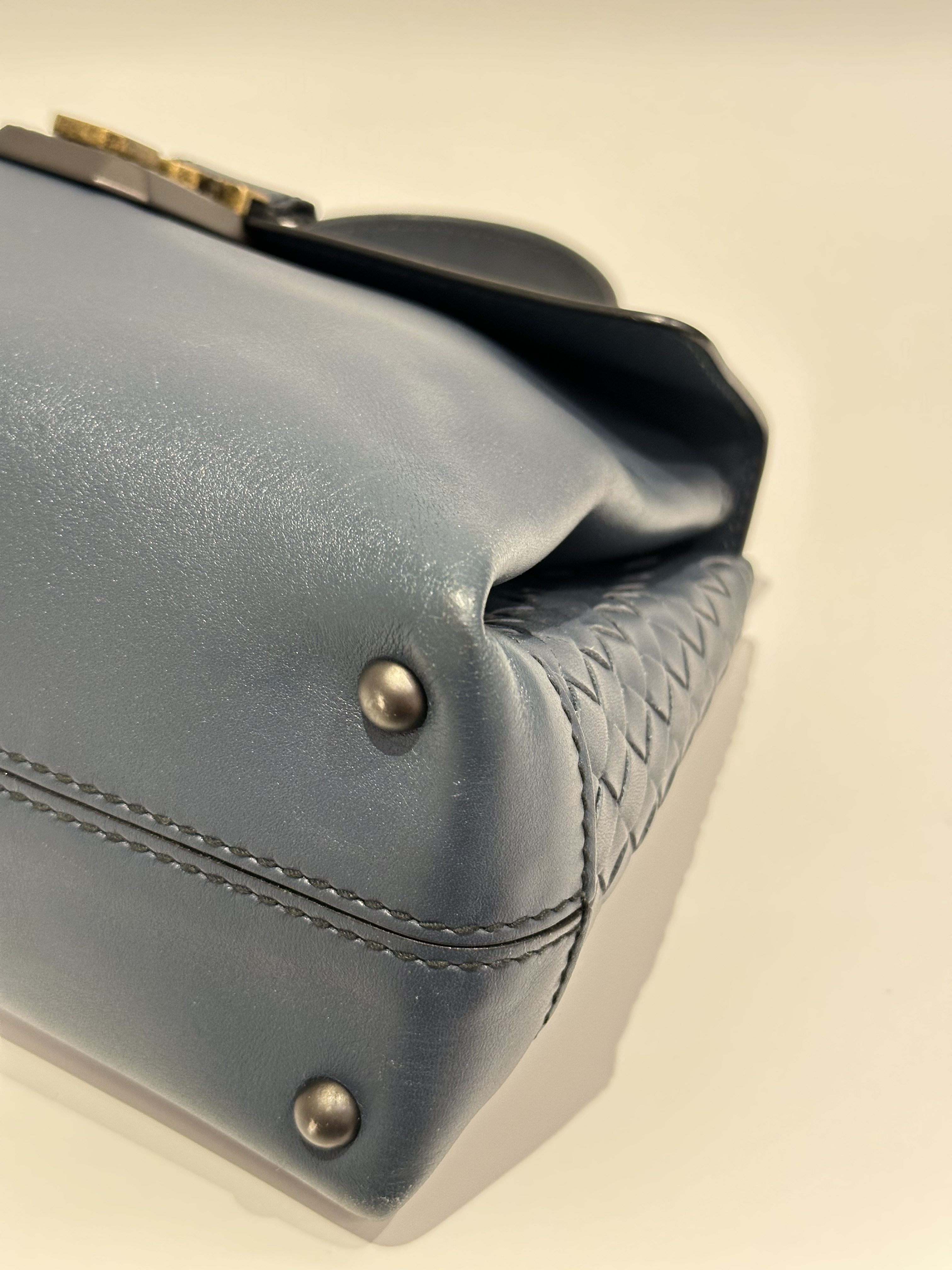 Bottega Veneta Blue Piazza Leather Handbag - Image 8