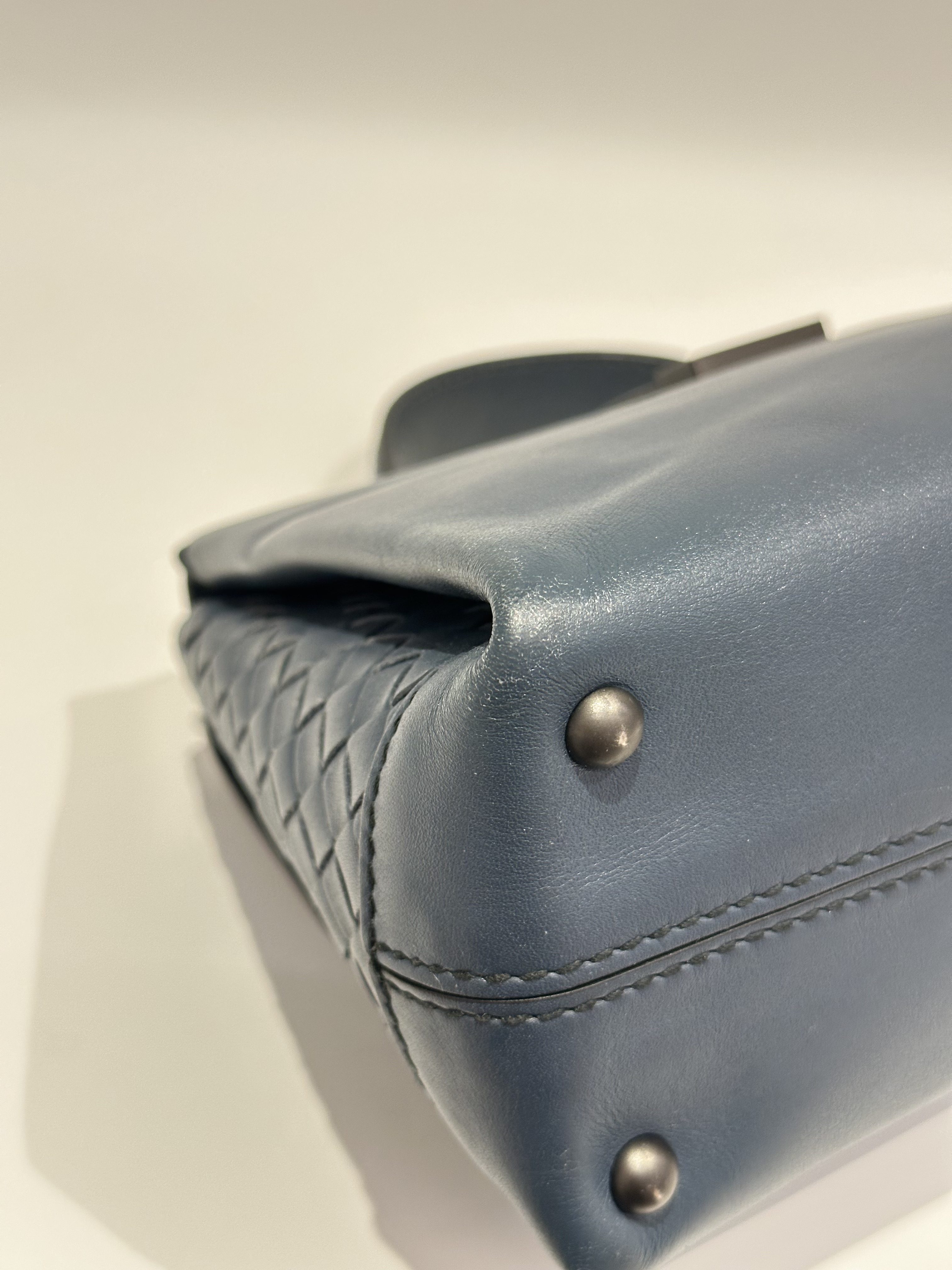 Bottega Veneta Blue Piazza Leather Handbag - Image 9