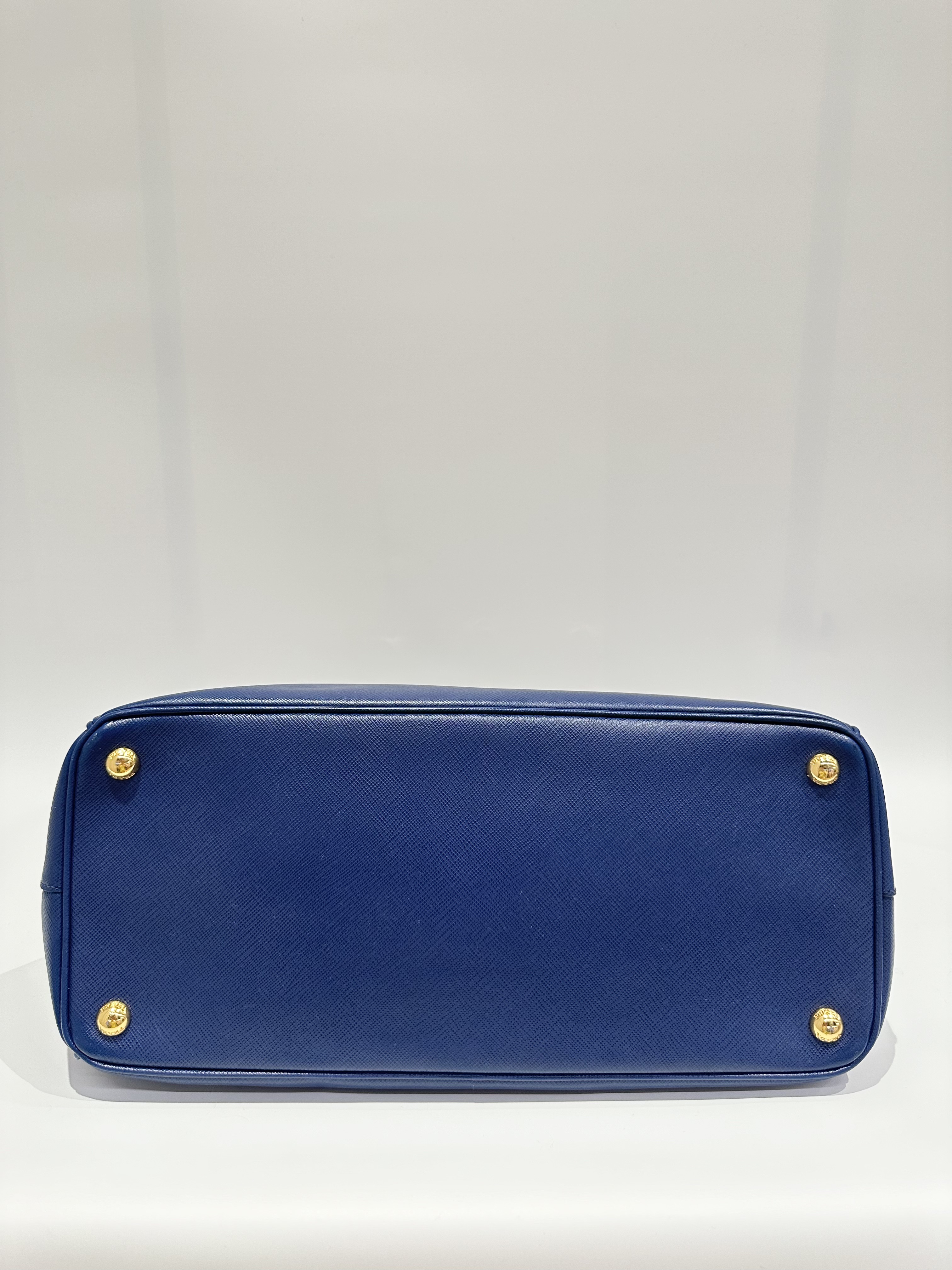 Prada Blue Galleria Leather Handbag - Image 6