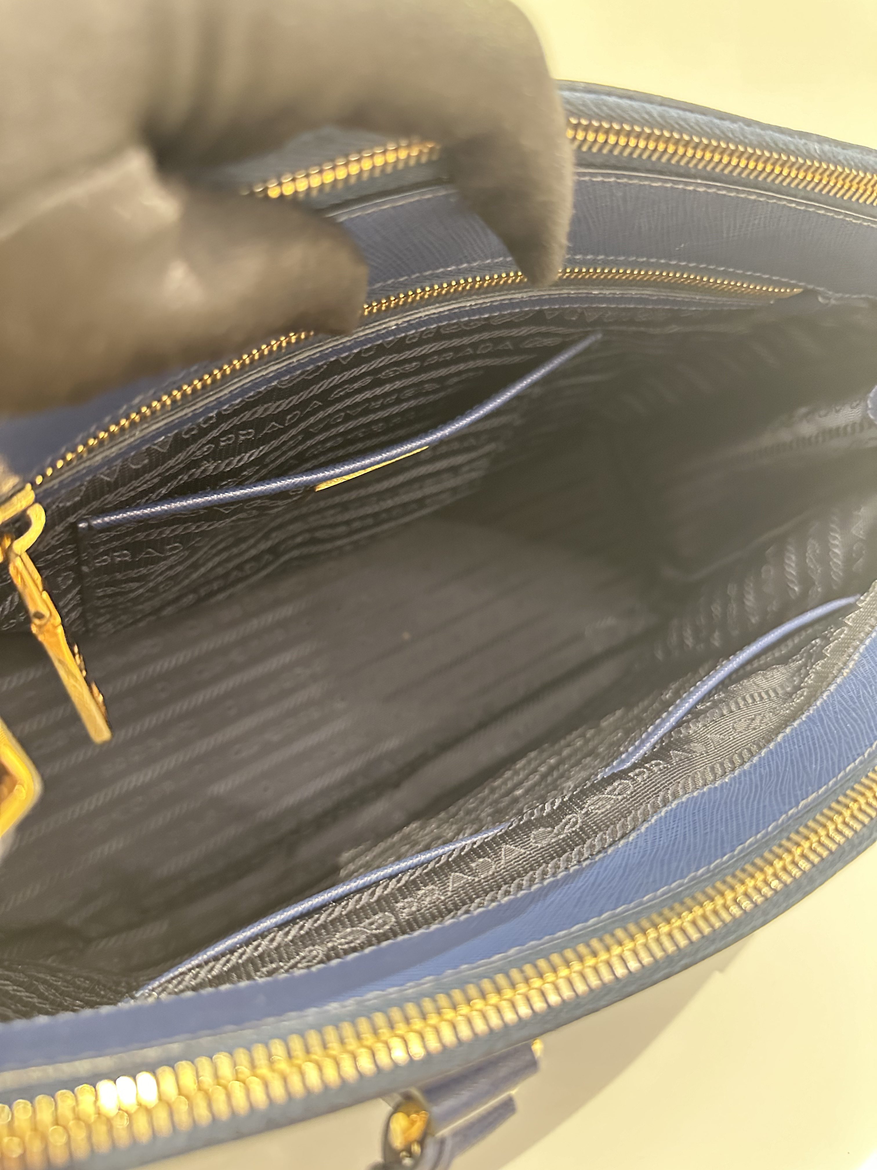 Prada Blue Galleria Leather Handbag - Image 11