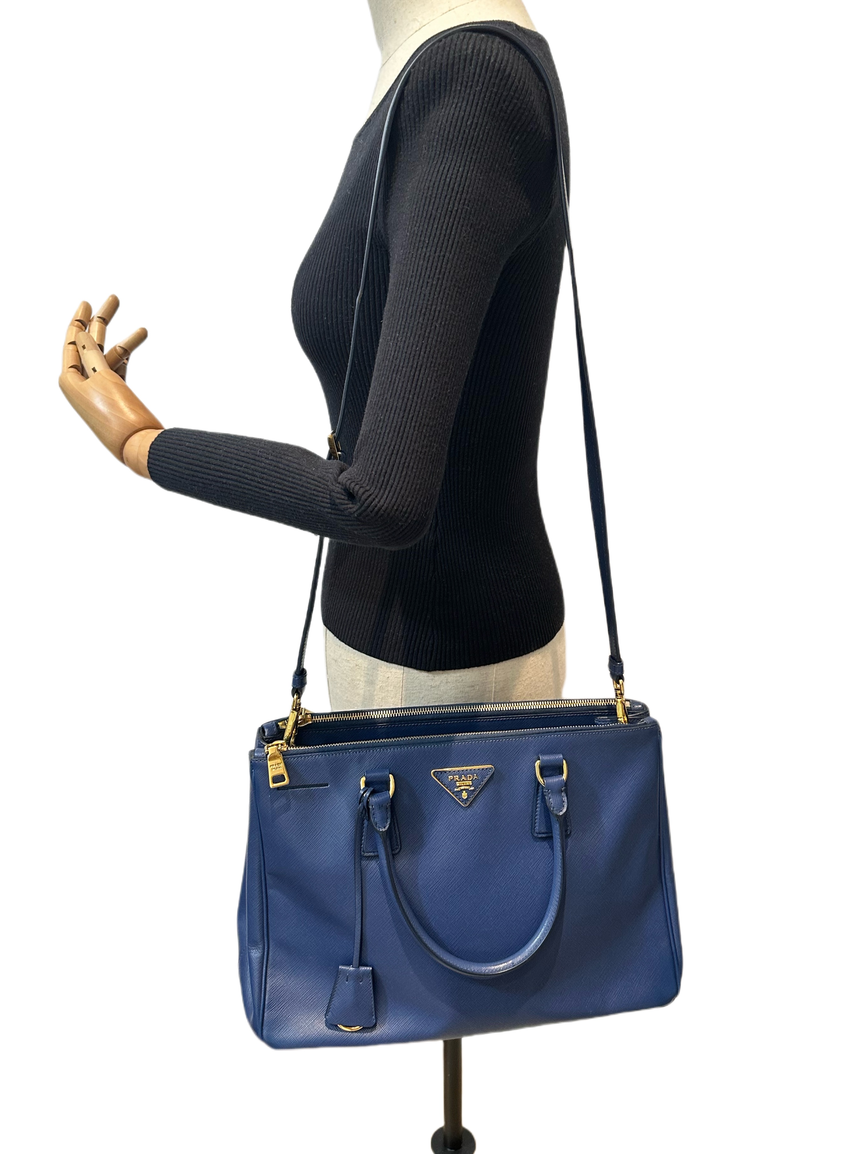 Prada Blue Galleria Leather Handbag - Image 15