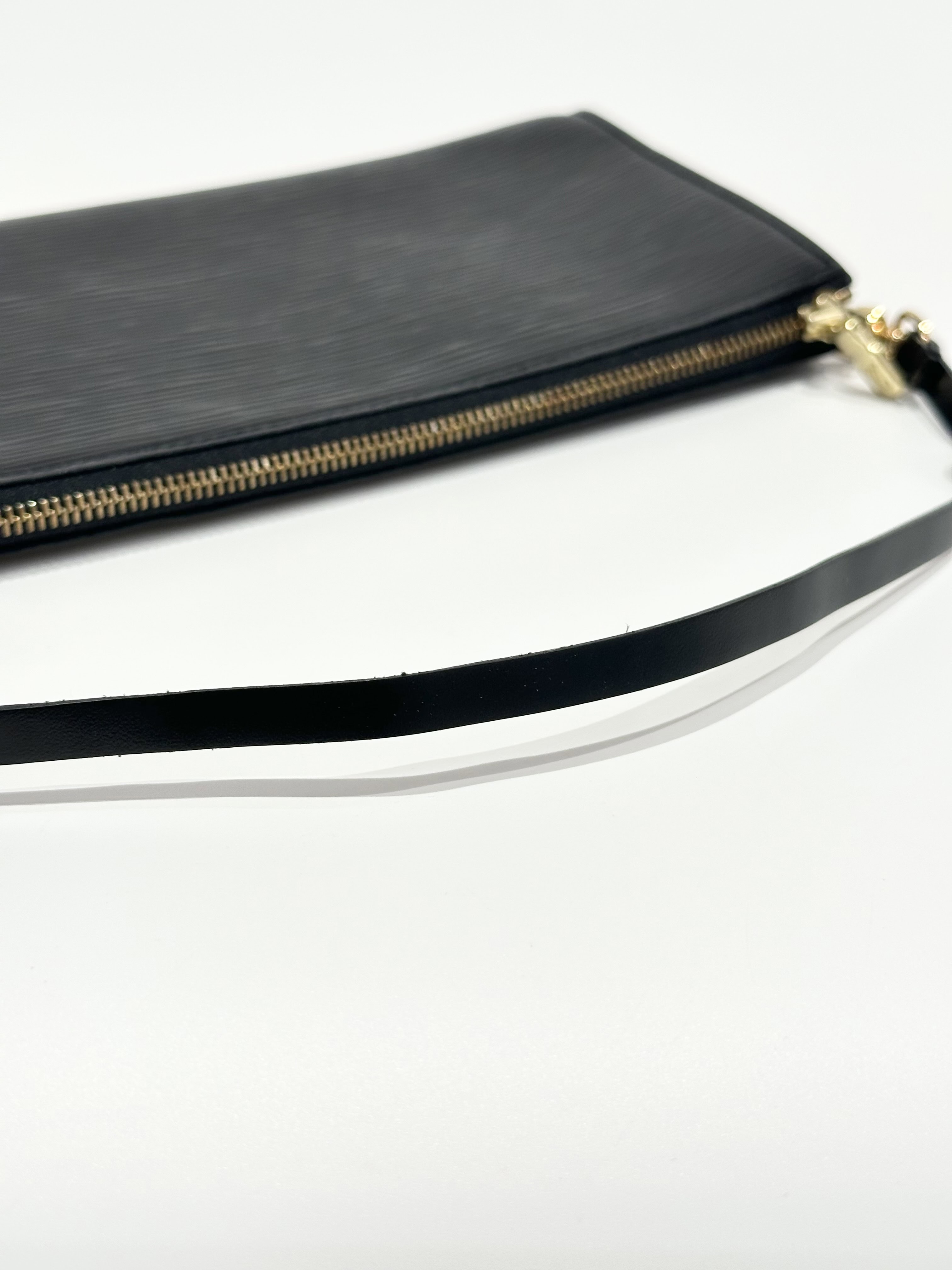 Louis Vuitton Black Epi Leather Clutch - Image 7
