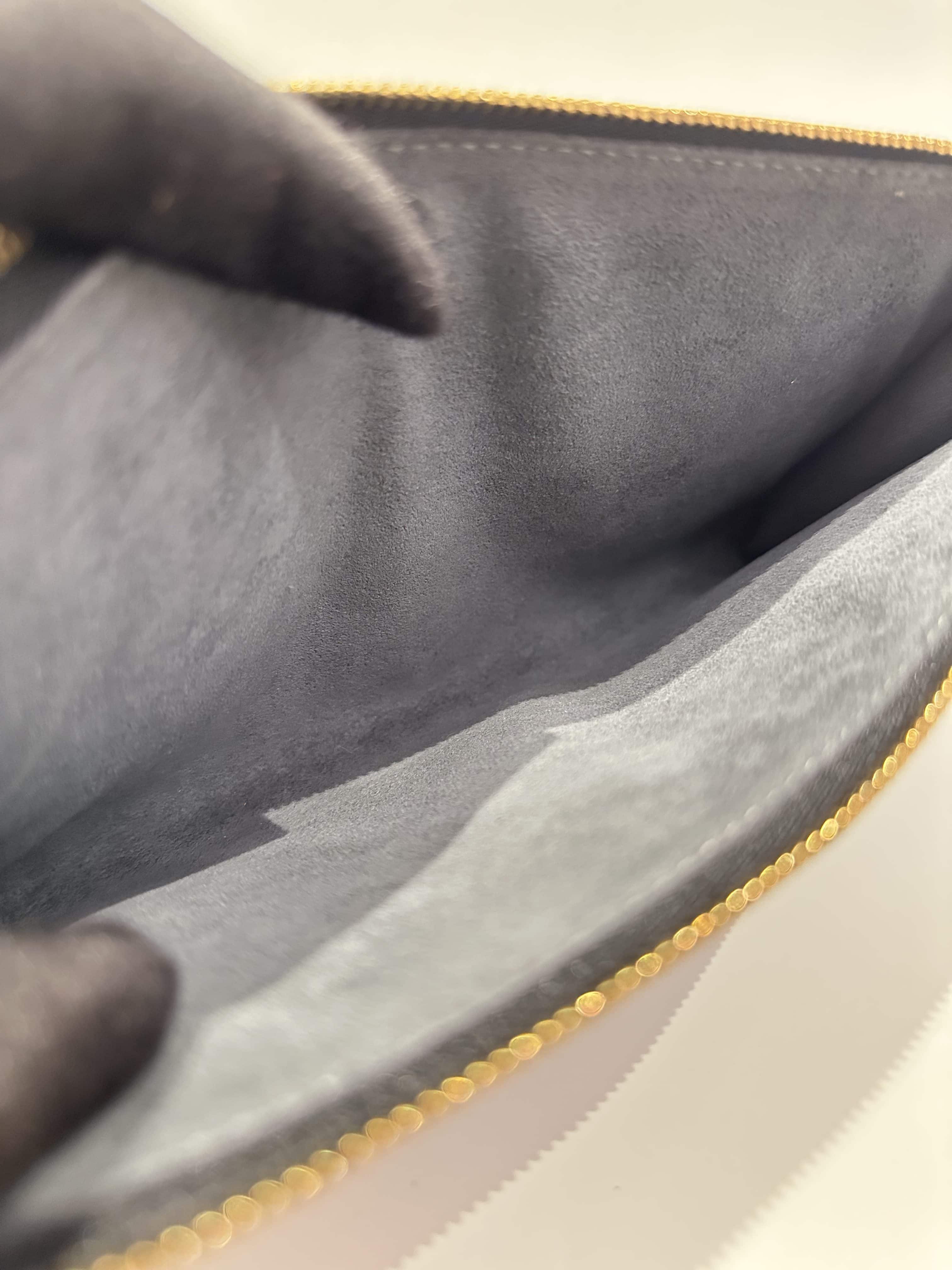Louis Vuitton Black Epi Leather Clutch - Image 8