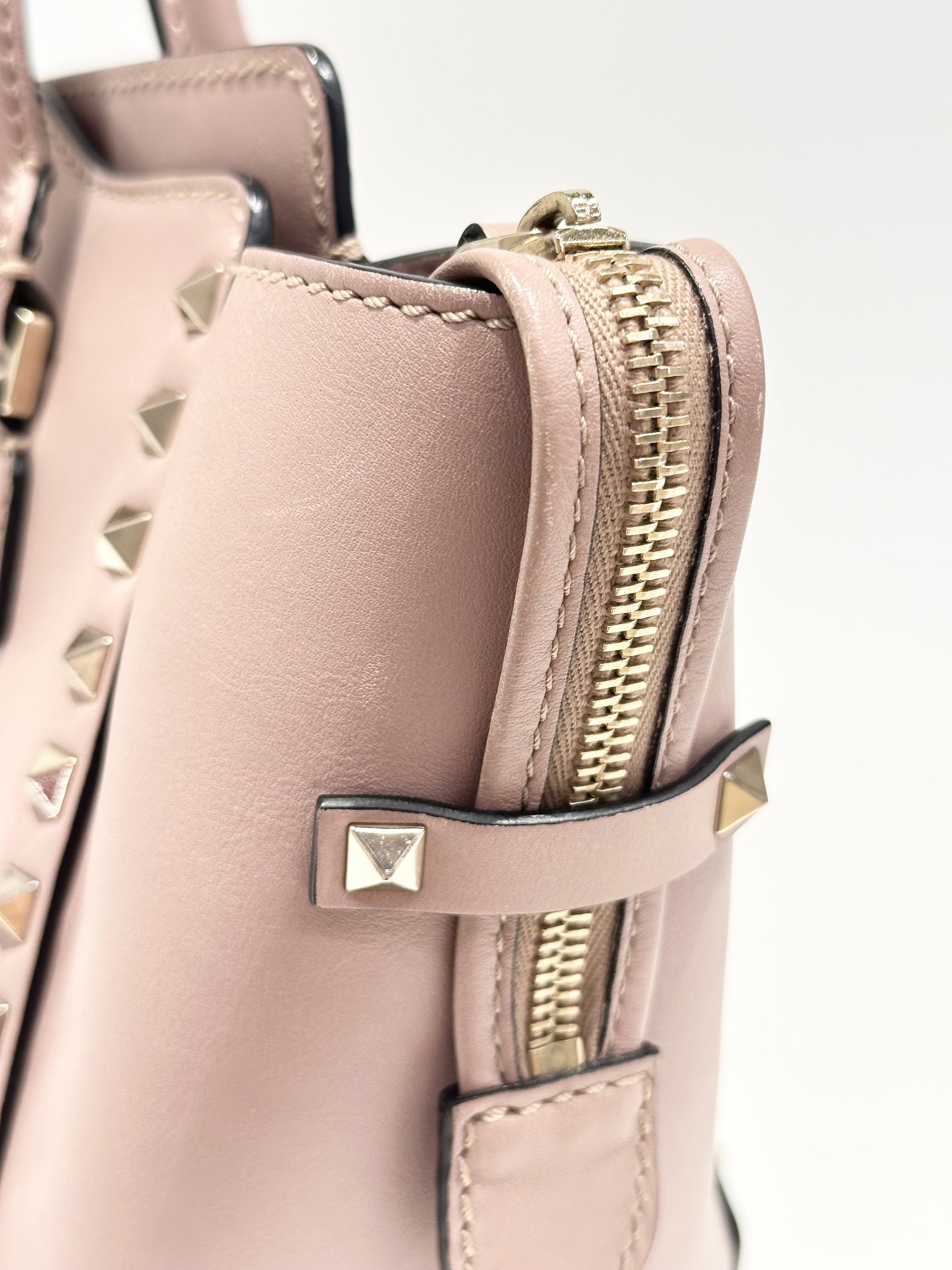 Valentino Pink Rockstud Leather Handbag - Image 3