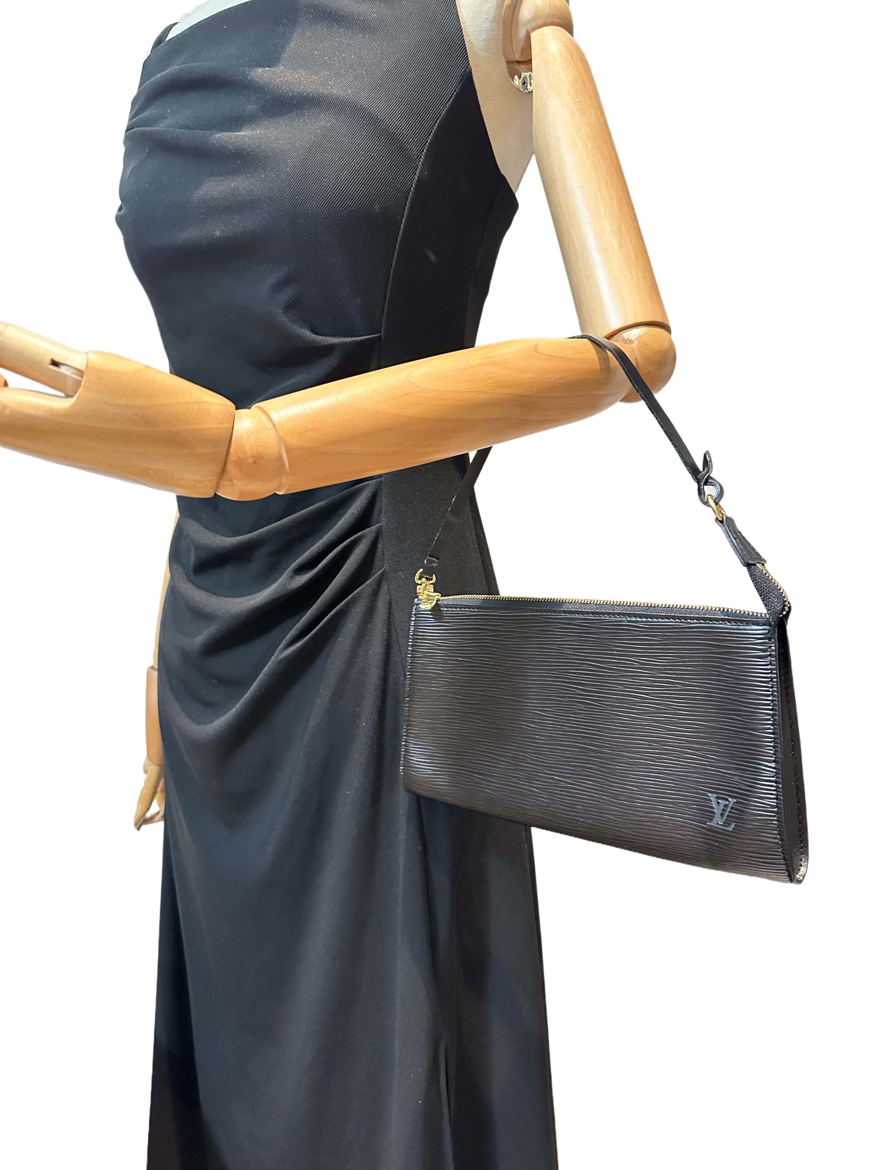 Louis Vuitton Black Epi Leather Clutch - Image 10