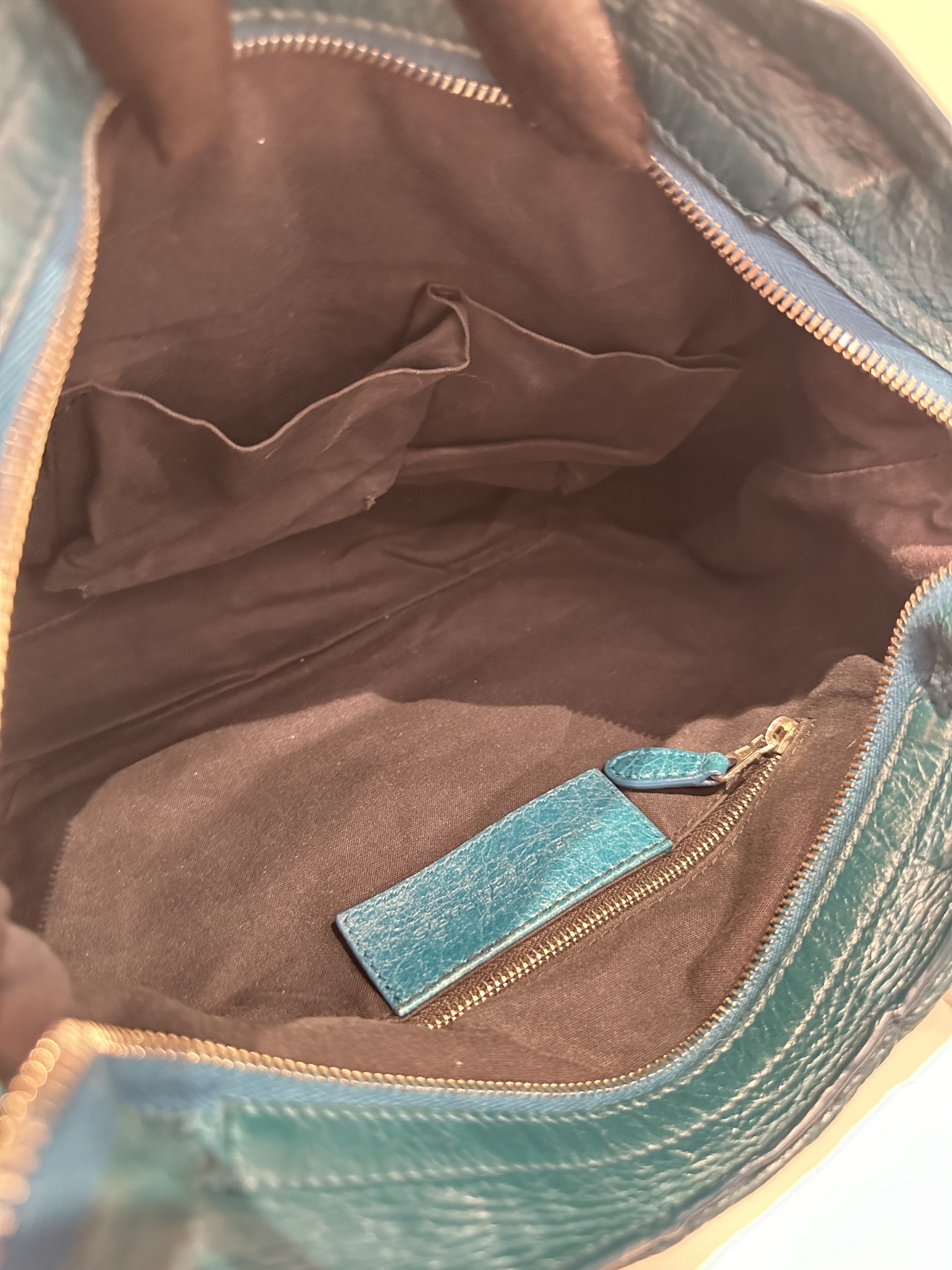 Balenciaga Green Neo Cagole City Leather Crossbody Bag - Image 11