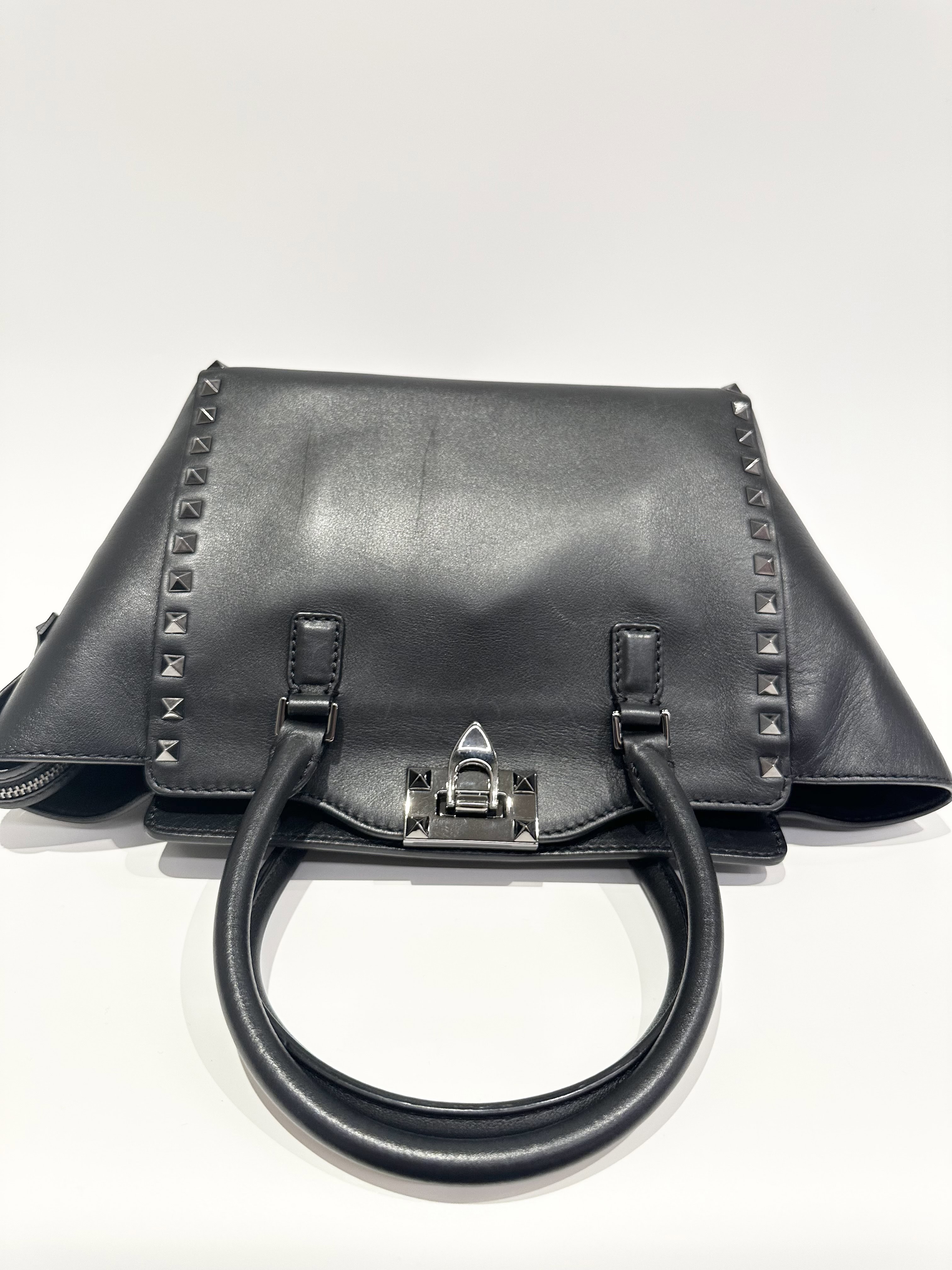 Valentino Garavani Black Rockstud Leather Bag - Image 5