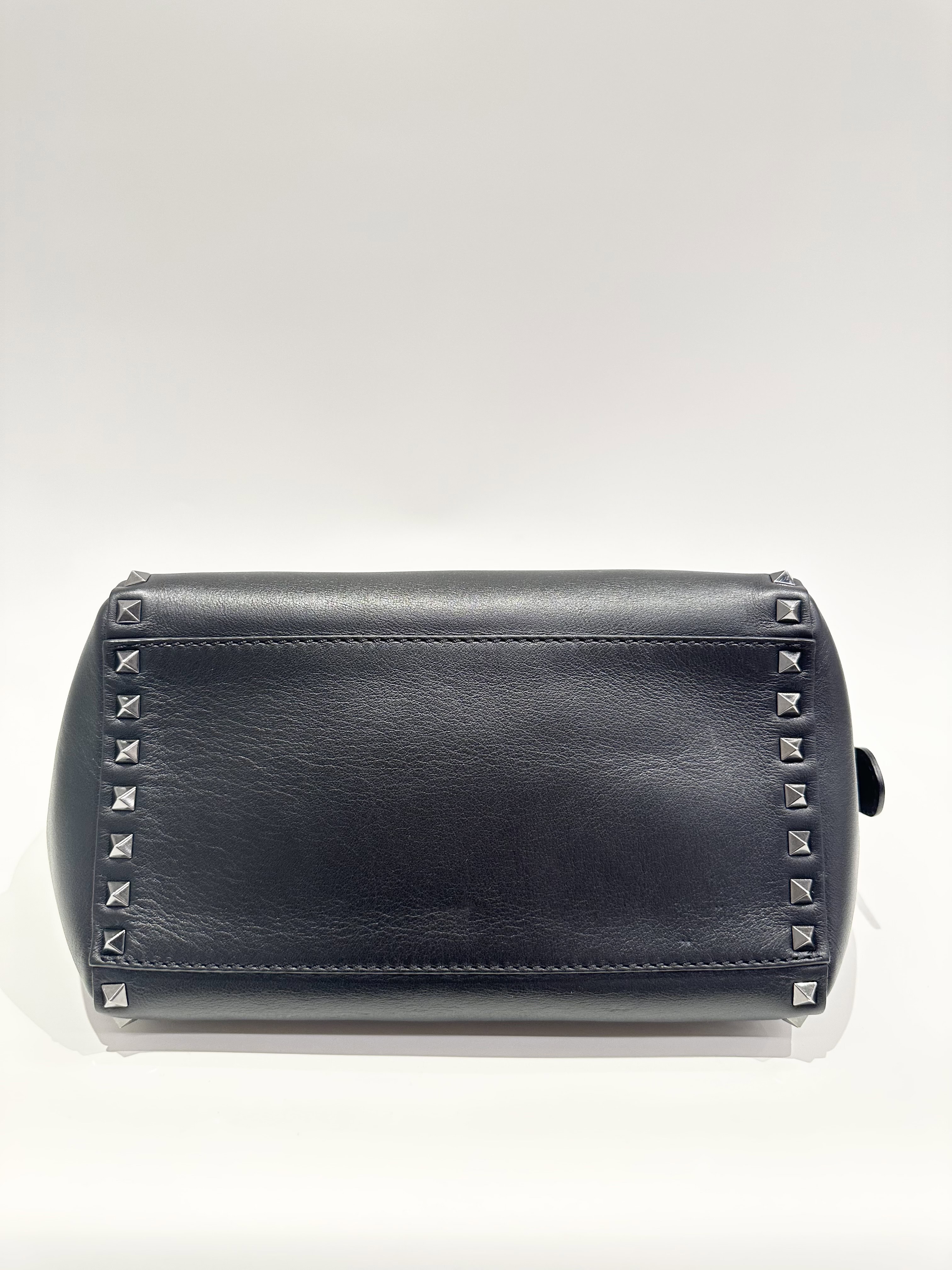 Valentino Garavani Black Rockstud Leather Bag - Image 6