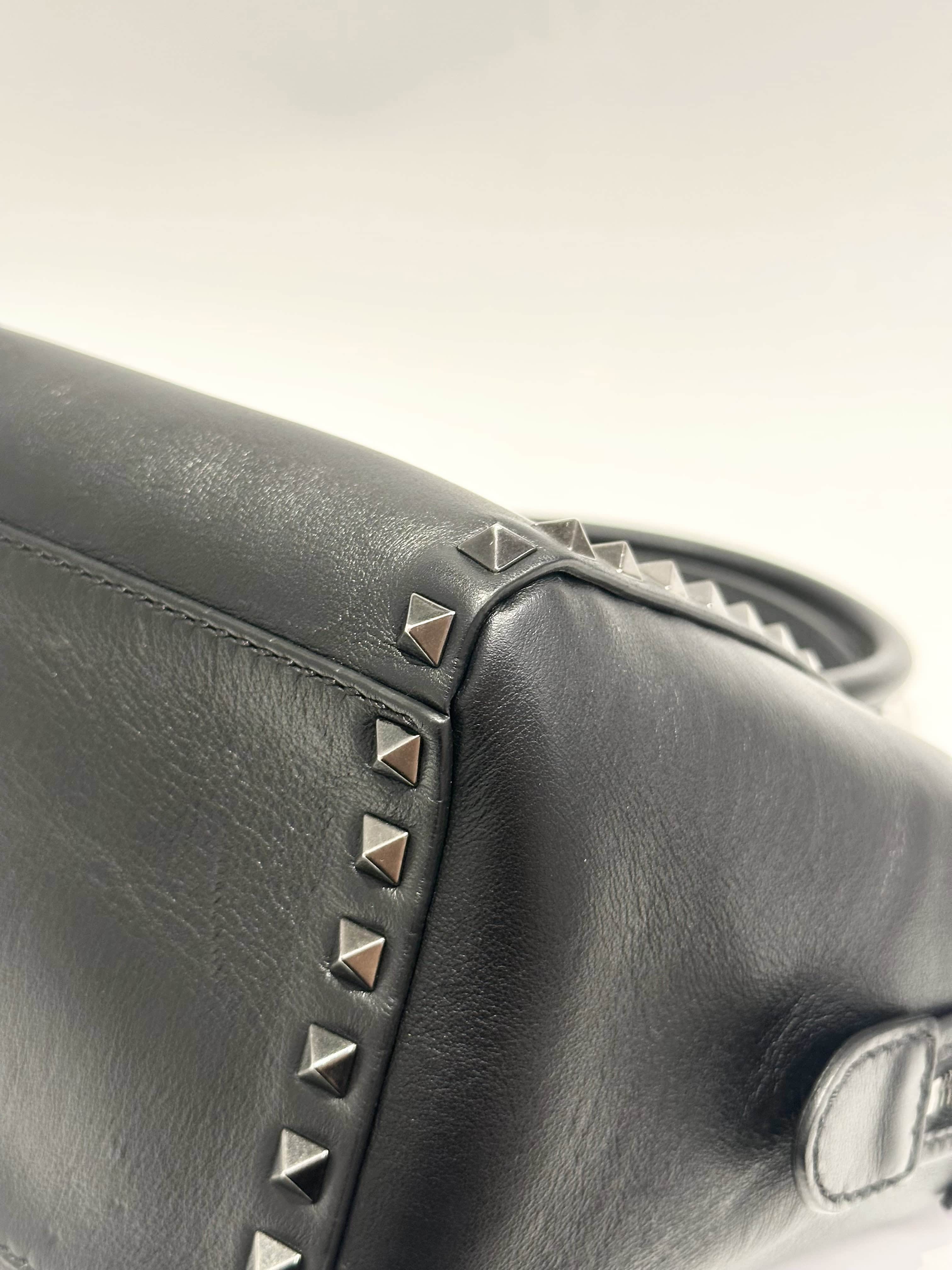 Valentino Garavani Black Rockstud Leather Bag - Image 8