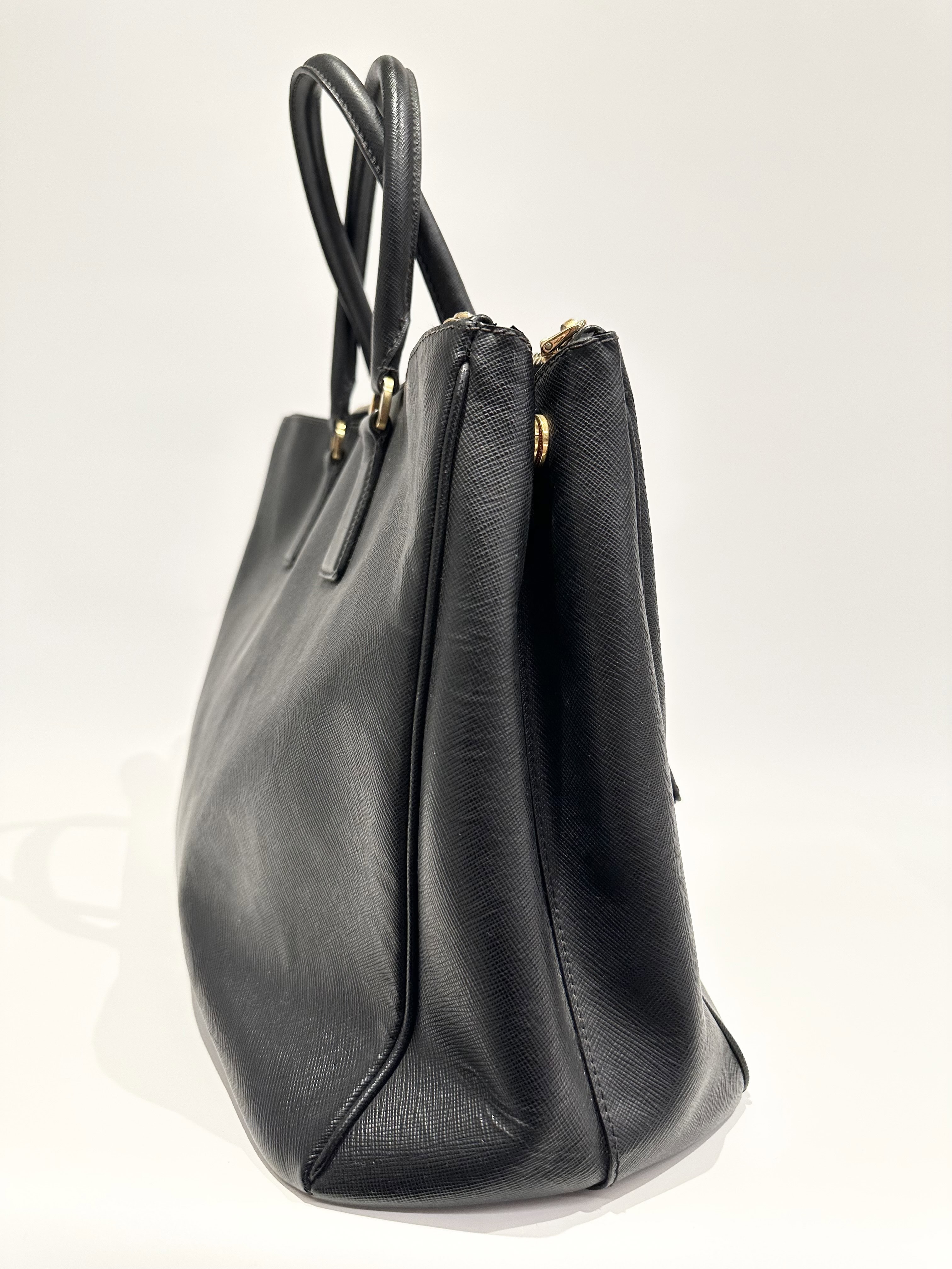 Prada Black Galleria Saffiano Leather Handbag Large Size Without Strap - Image 4