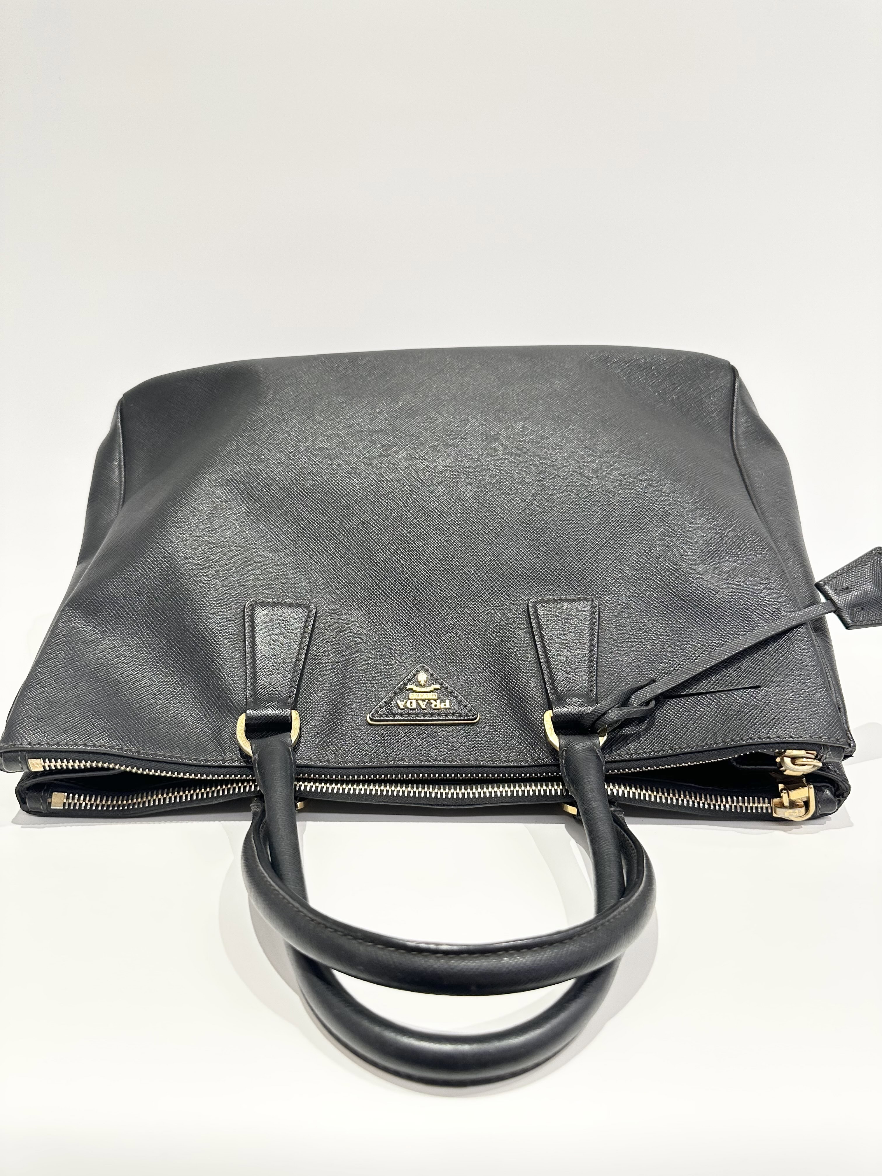 Prada Black Galleria Saffiano Leather Handbag Large Size Without Strap - Image 5