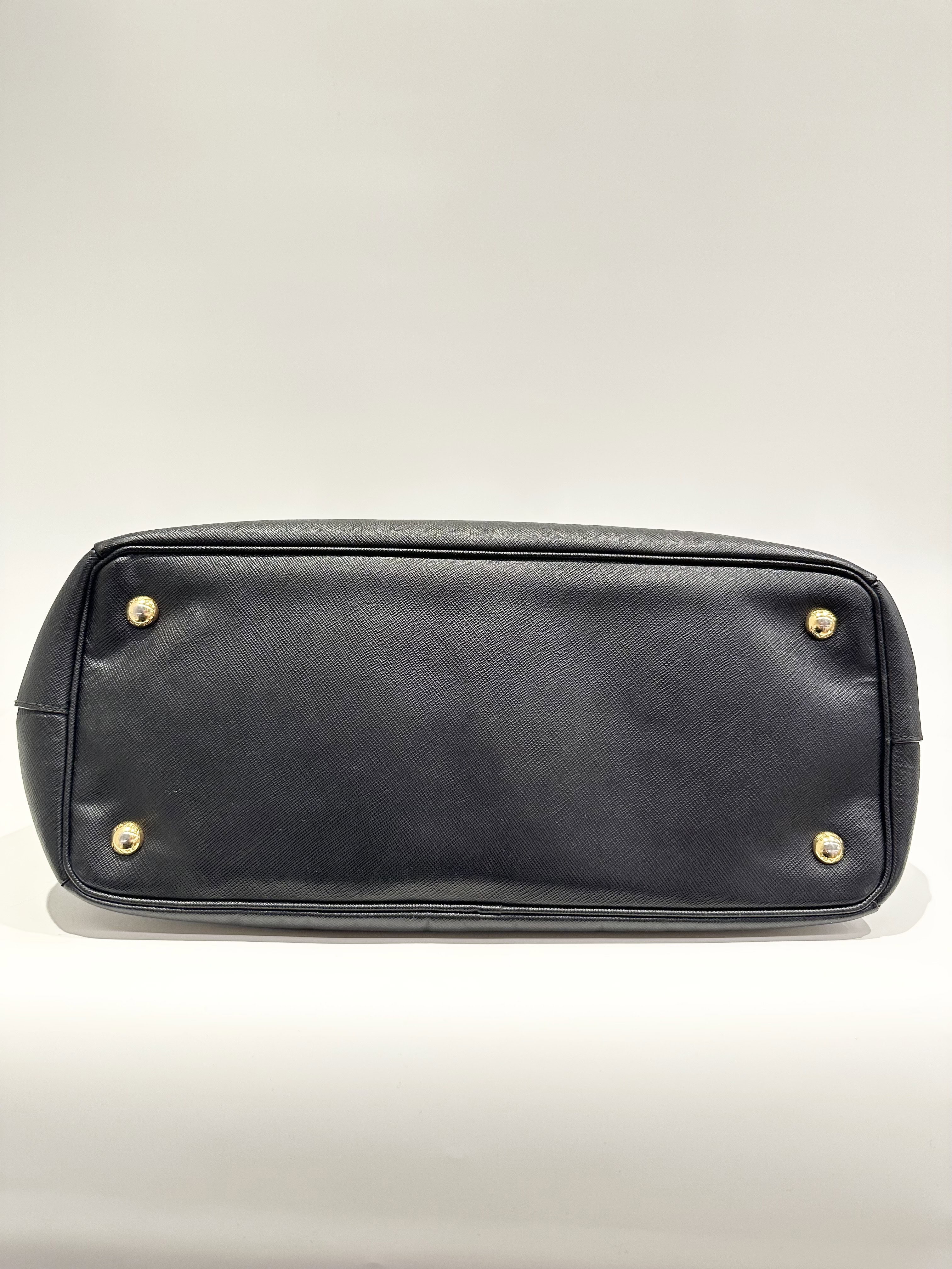 Prada Black Galleria Saffiano Leather Handbag Large Size Without Strap - Image 9