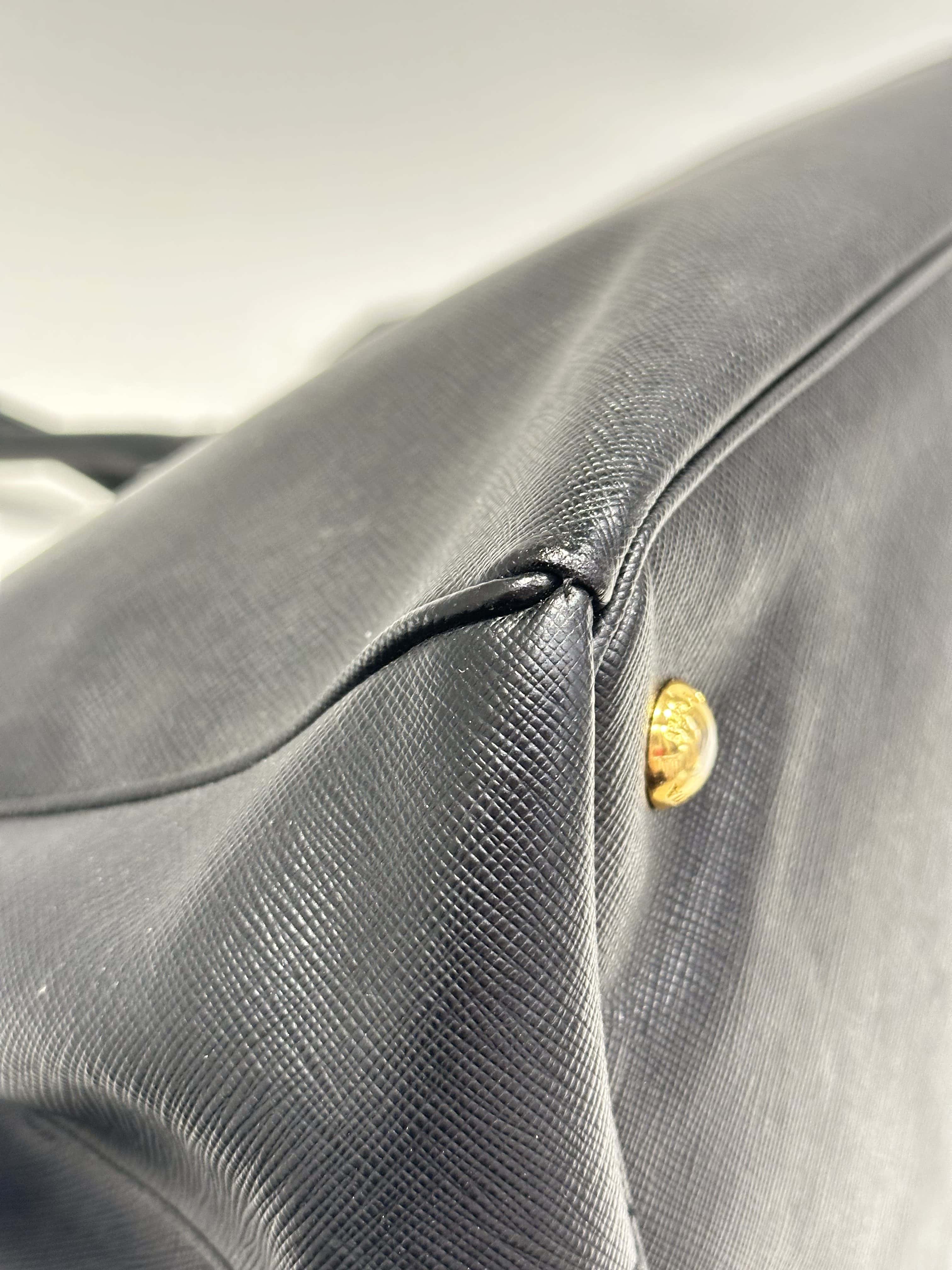 Prada Black Galleria Saffiano Leather Handbag Large Size Without Strap - Image 10