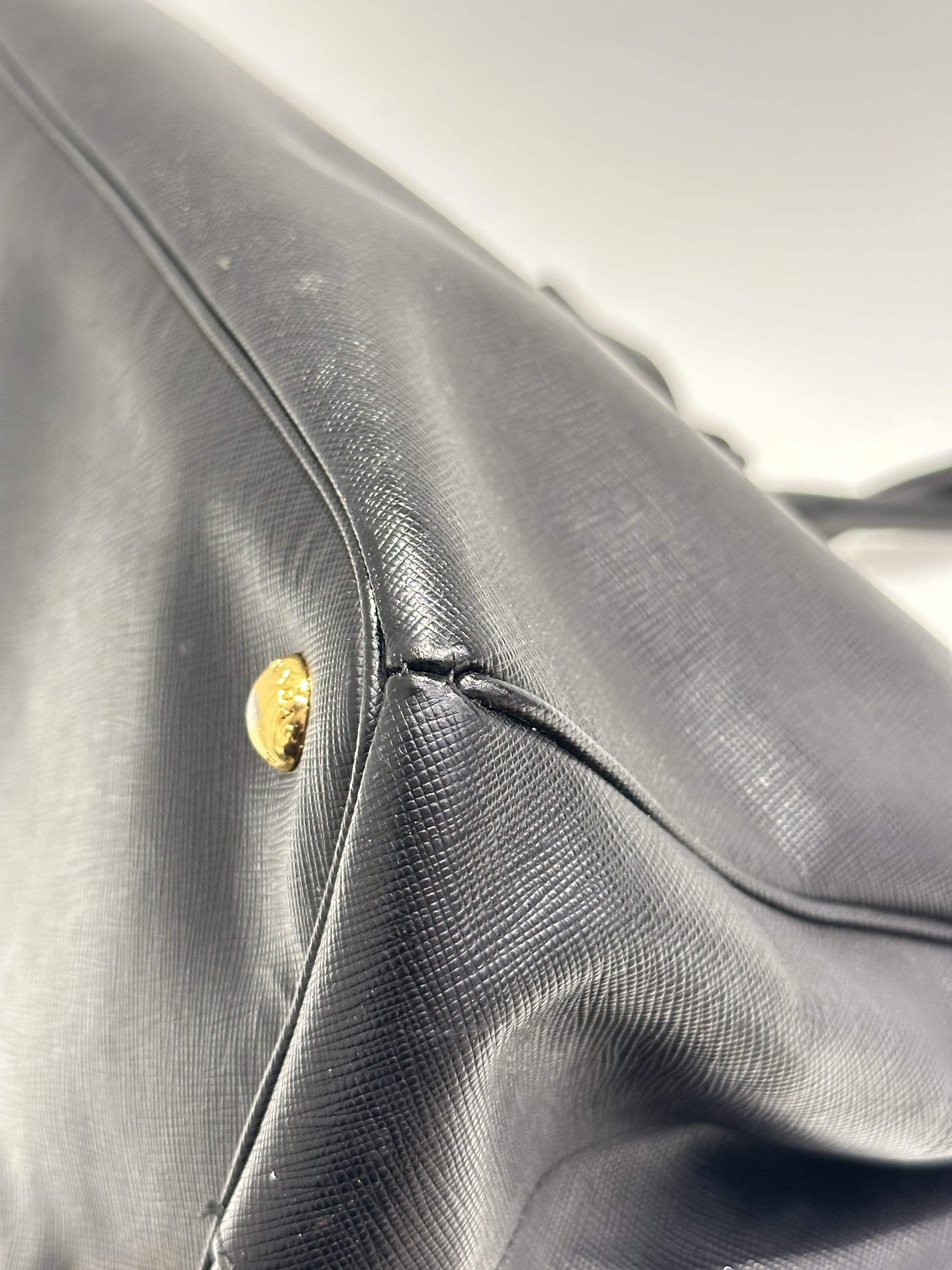 Prada Black Galleria Saffiano Leather Handbag Large Size Without Strap - Image 11