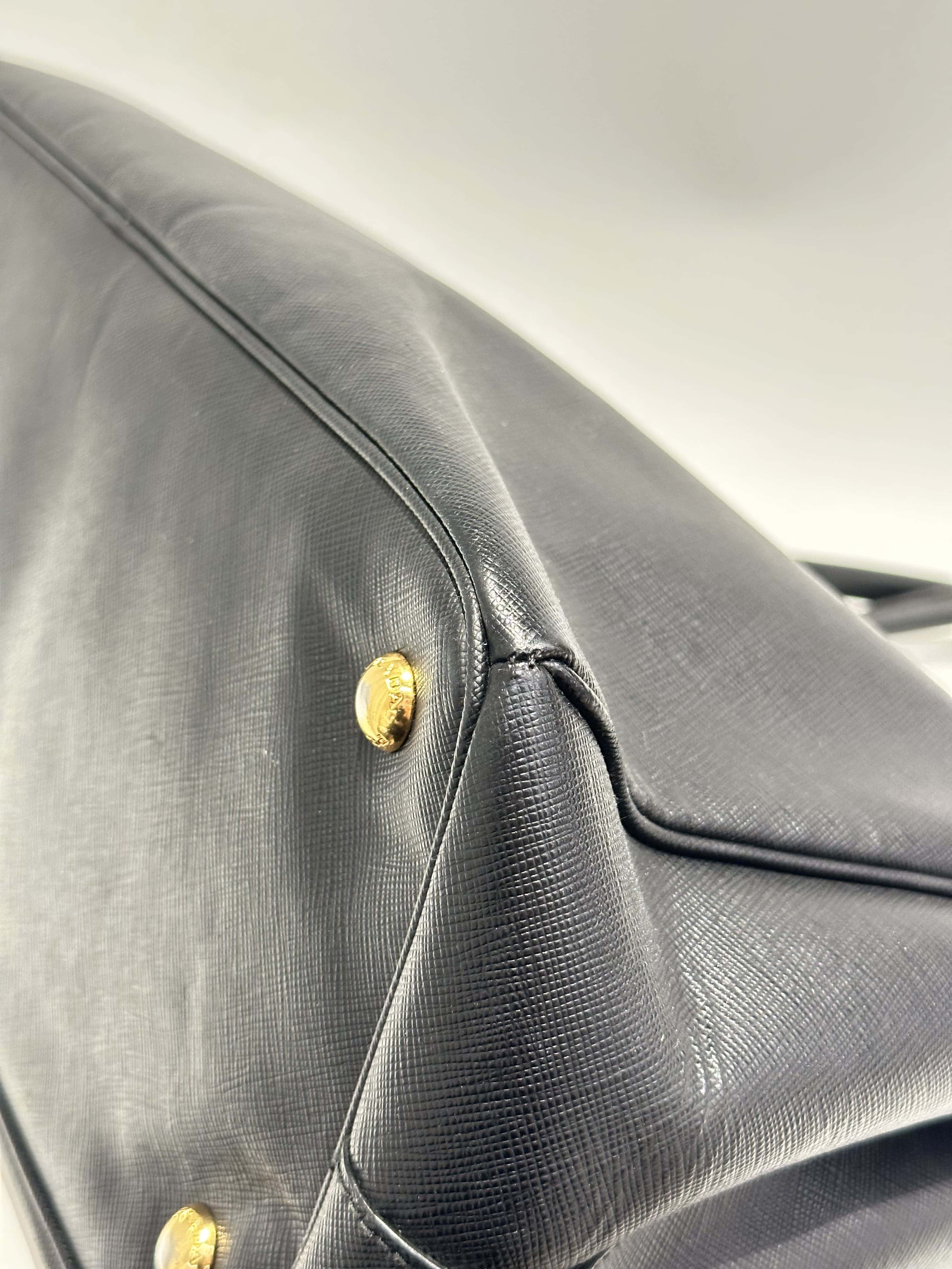 Prada Black Galleria Saffiano Leather Handbag Large Size Without Strap - Image 13