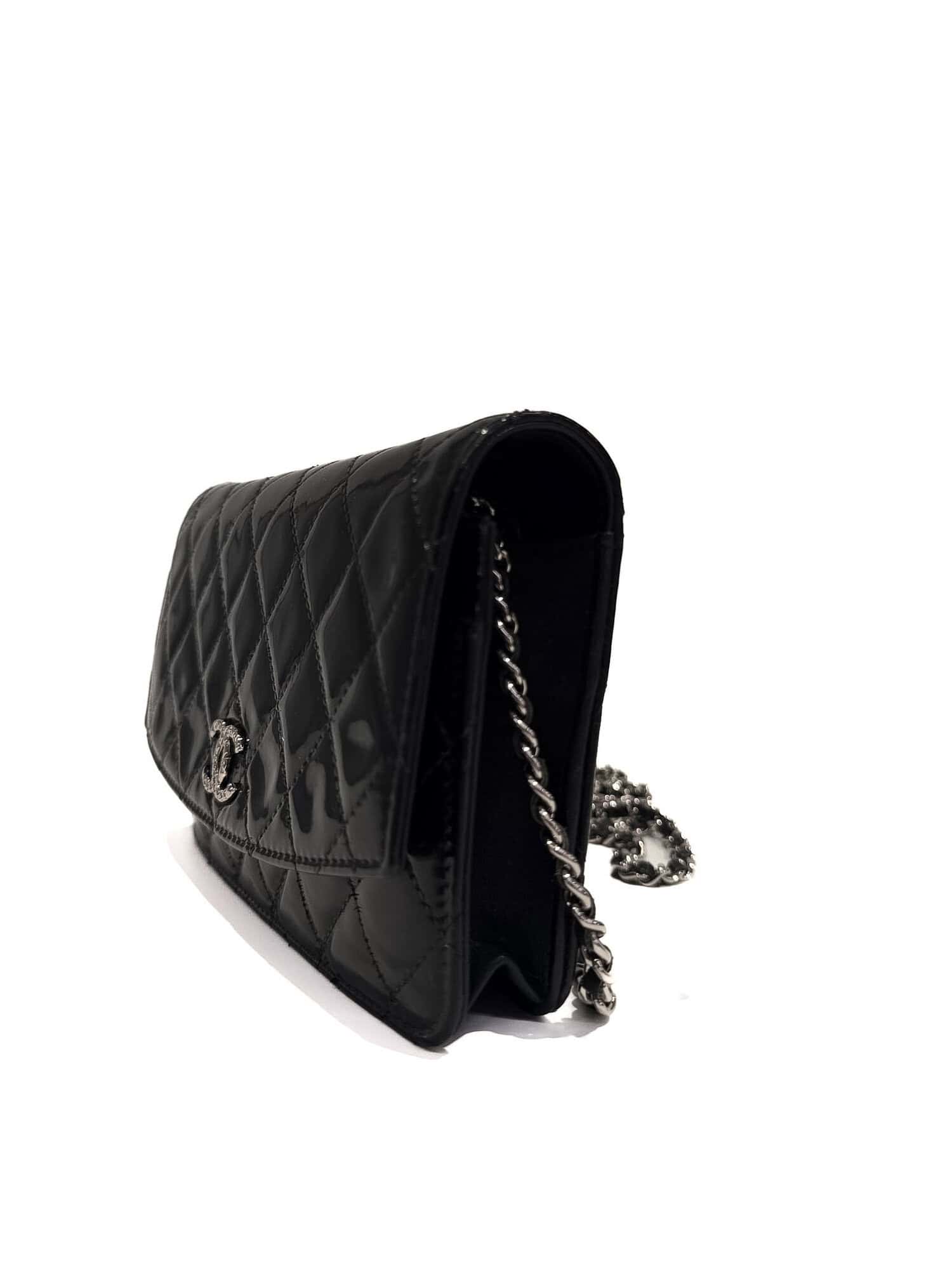 Chanel Black CC Wallet On Chain Patent leather handbag - Image 2