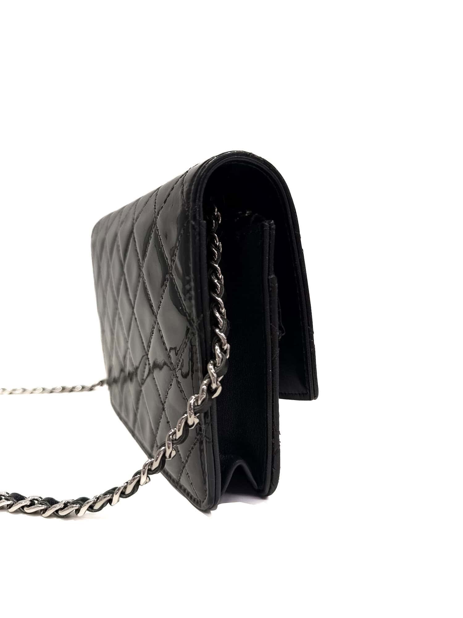 Chanel Black CC Wallet On Chain Patent leather handbag - Image 4