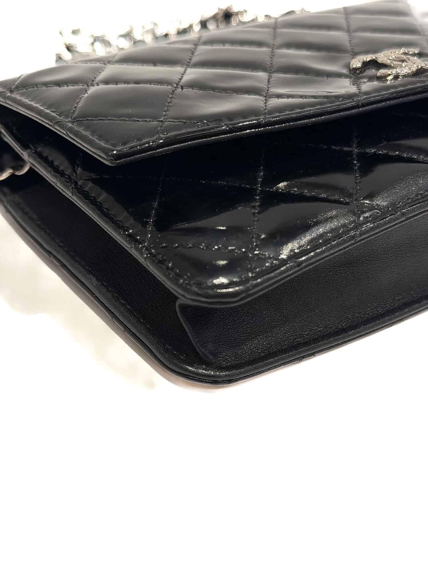 Chanel Black CC Wallet On Chain Patent leather handbag - Image 7
