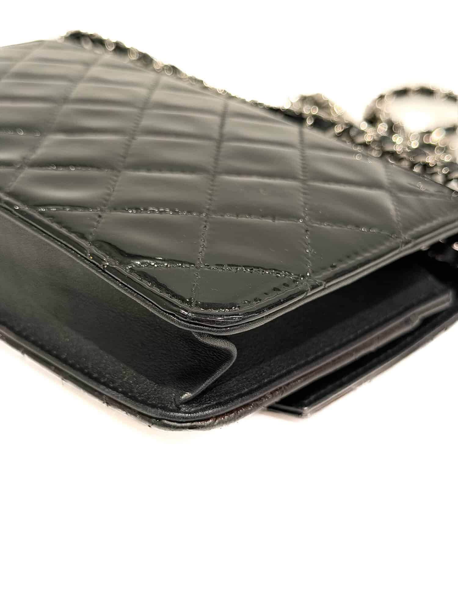 Chanel Black CC Wallet On Chain Patent leather handbag - Image 10