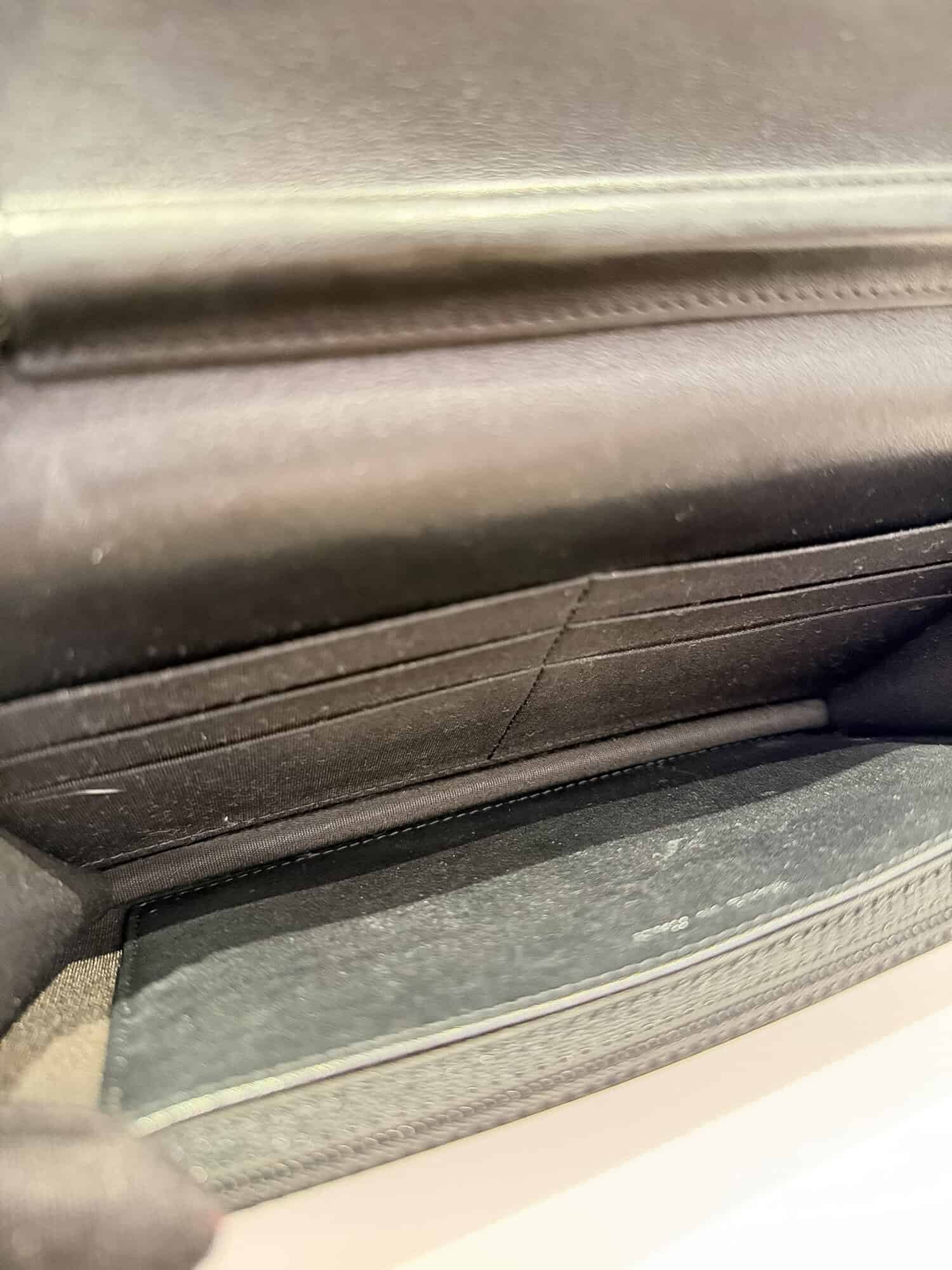 Chanel Black CC Wallet On Chain Patent leather handbag - Image 13