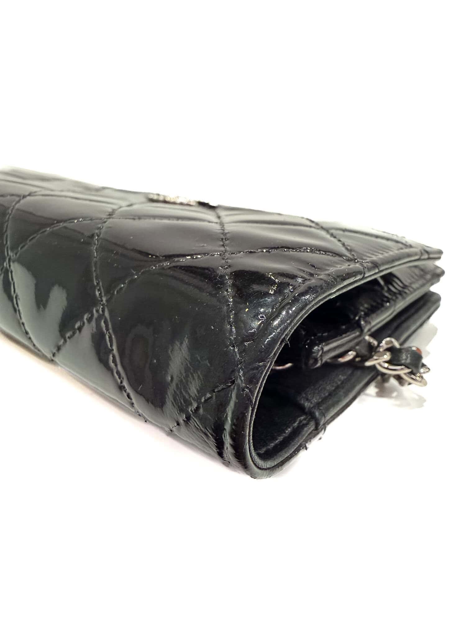 Chanel Black CC Wallet On Chain Patent leather handbag - Image 16