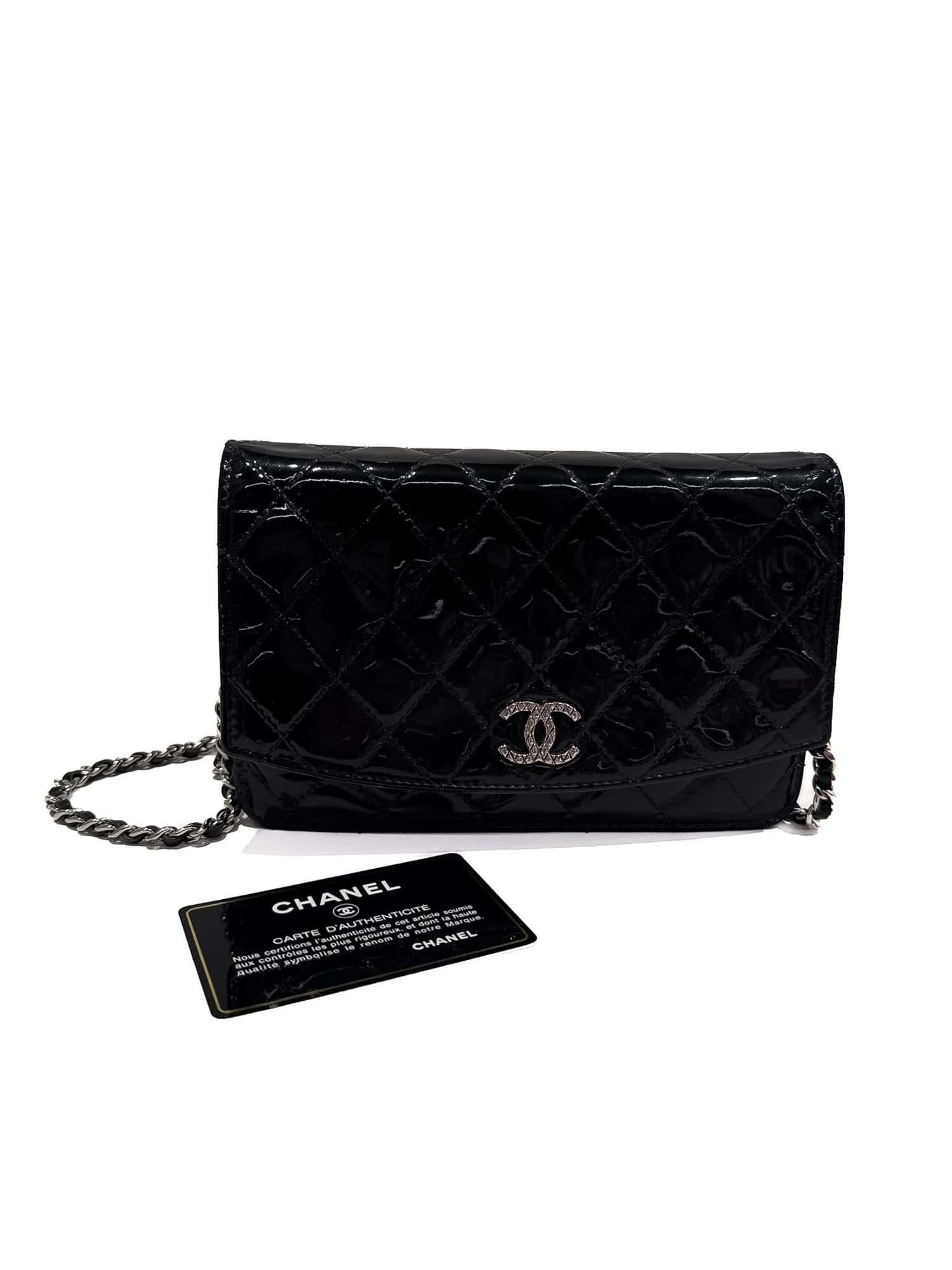 Chanel Black CC Wallet On Chain Patent leather handbag - Image 18