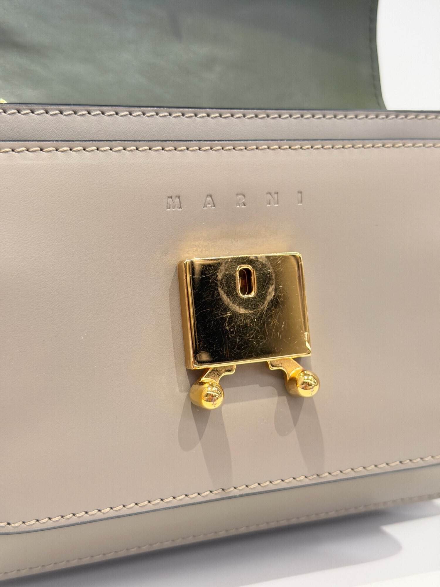 Marni Green Beige Trunk Leather Handbag - Image 12