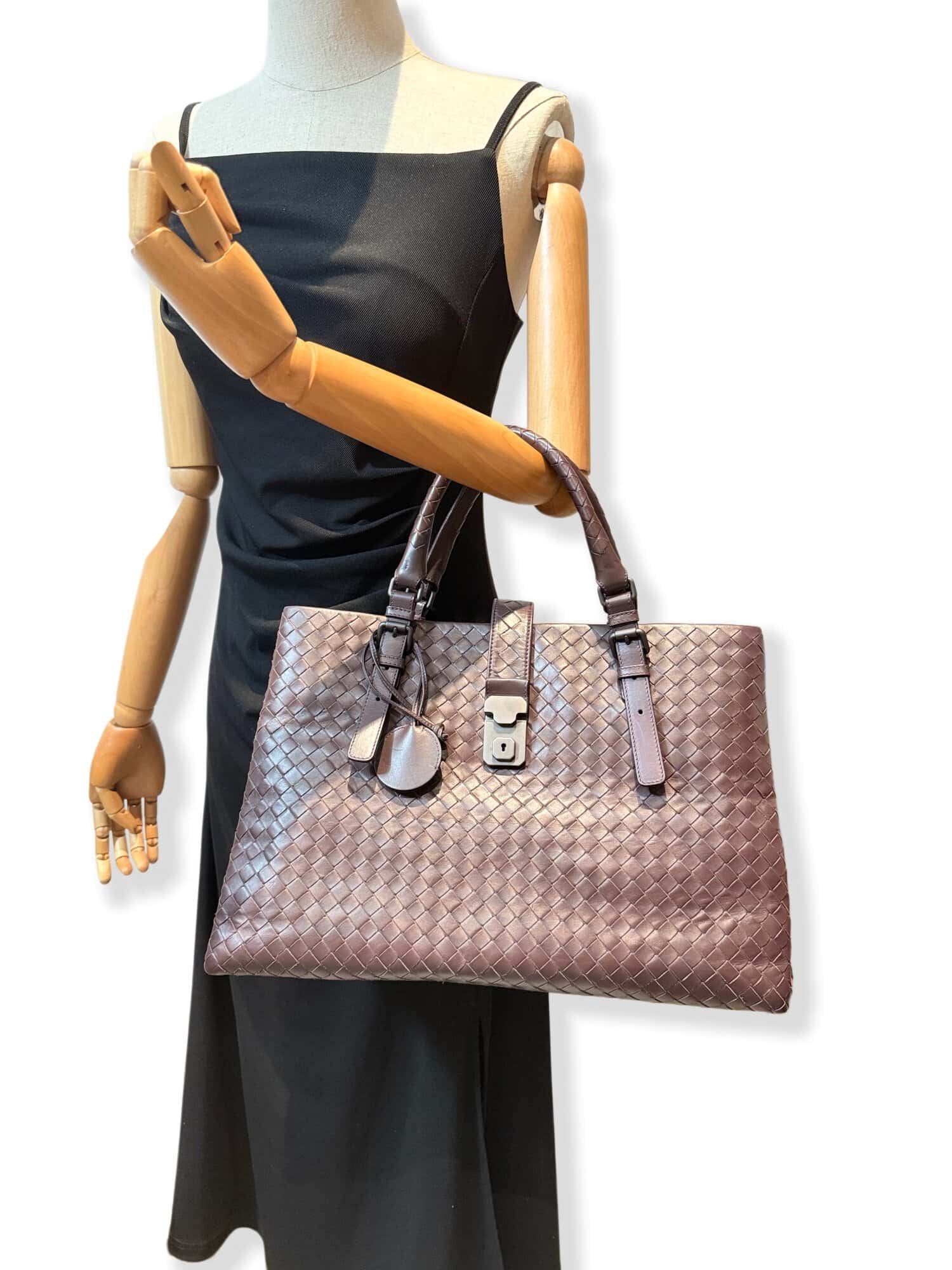 Bottega Veneta Brown Roma Leather Handbag Large Size - Image 13