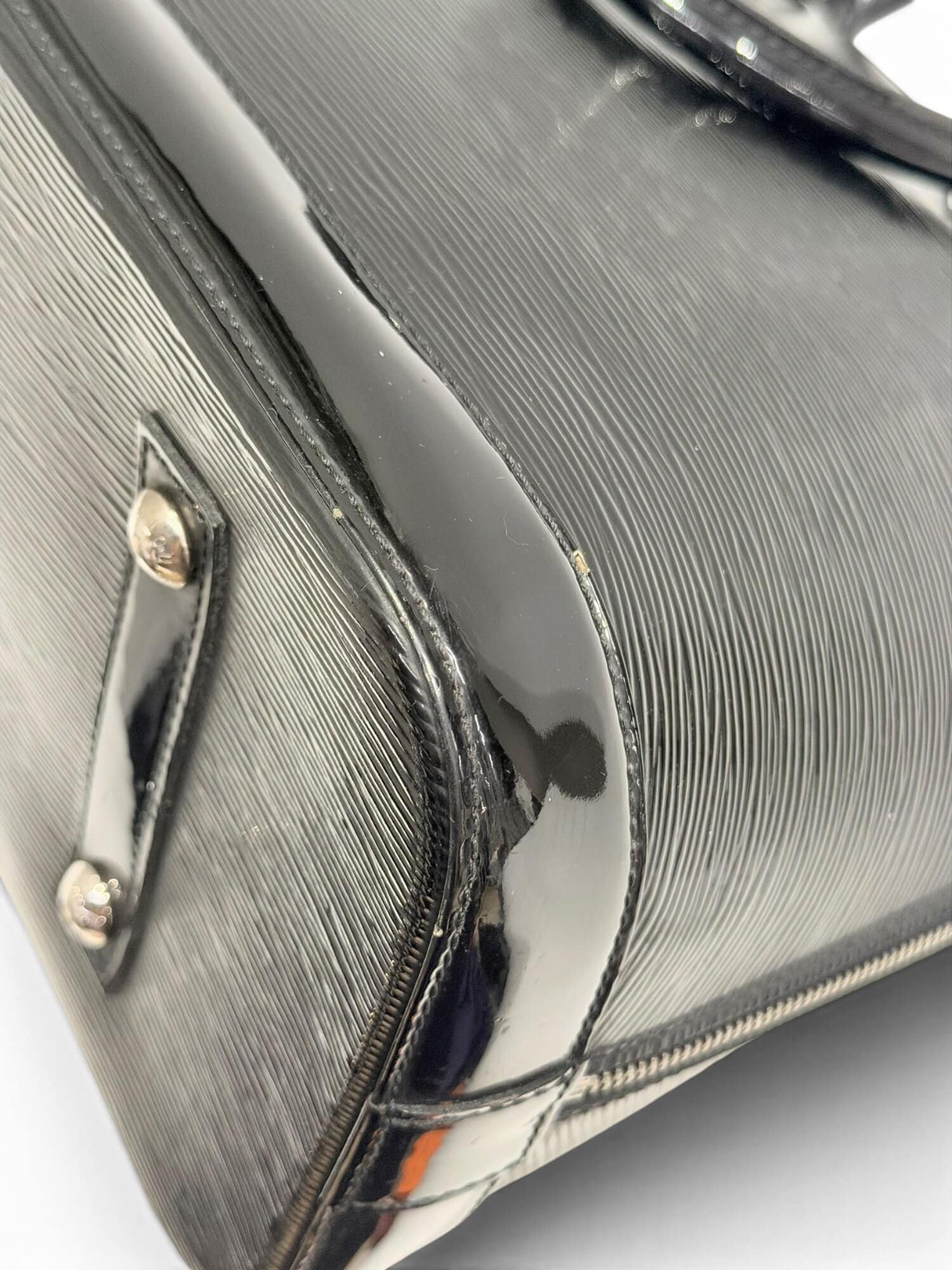 Louis Vuitton Black Alma GM Epi Patent Leather Handbag - Image 14